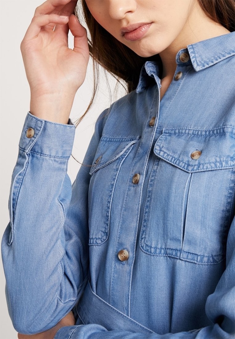 Vero Moda denim jurk - lichtblauwe denim