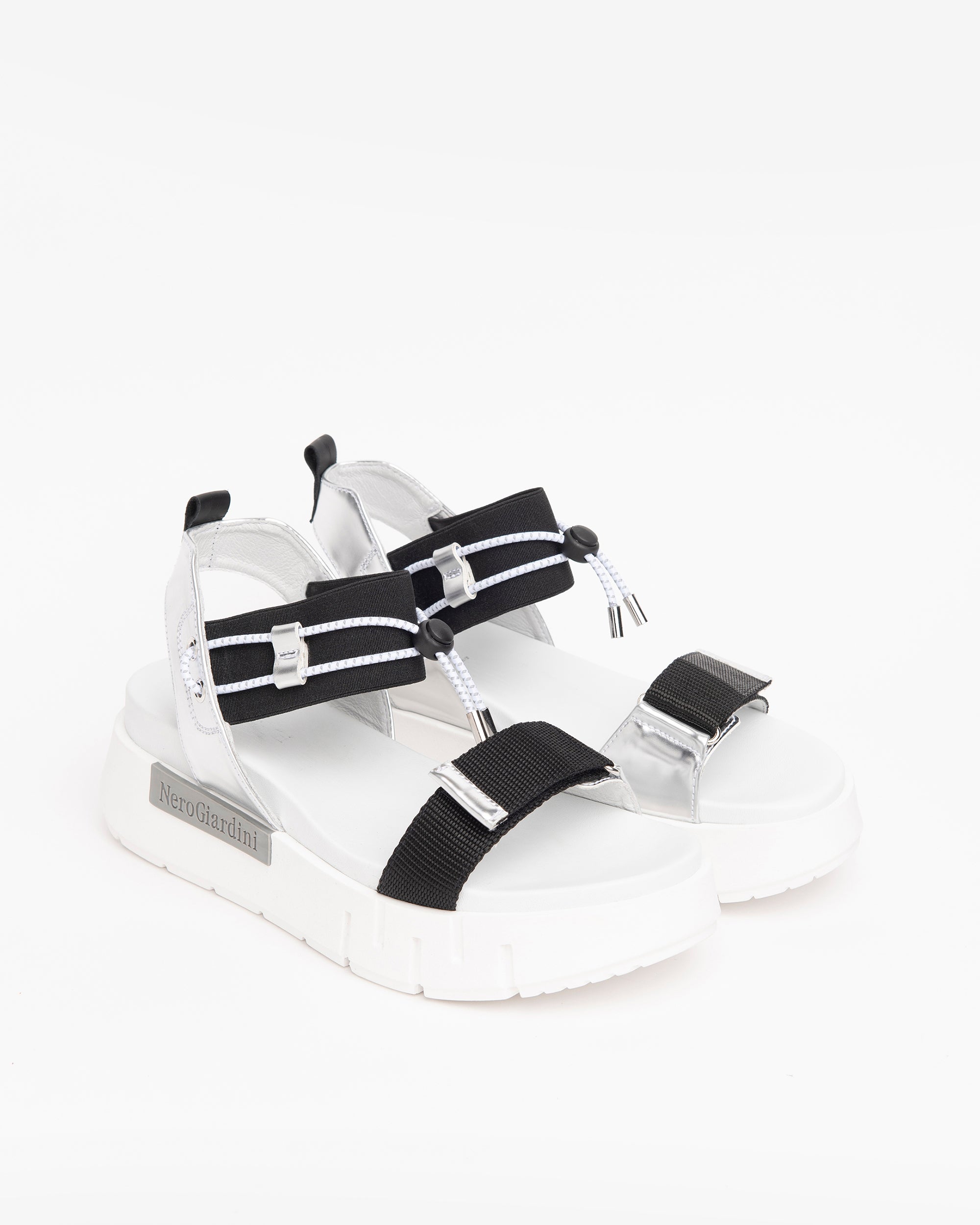  Sandales pour femmes en cuir et matières techniques