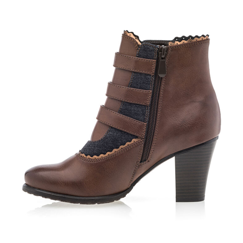 Braune Damenstiefel / Stiefeletten