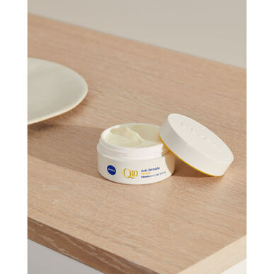 Nivea Anti-Wrinkle Day Facial Cream SPF15 Q10 Power 50 ml