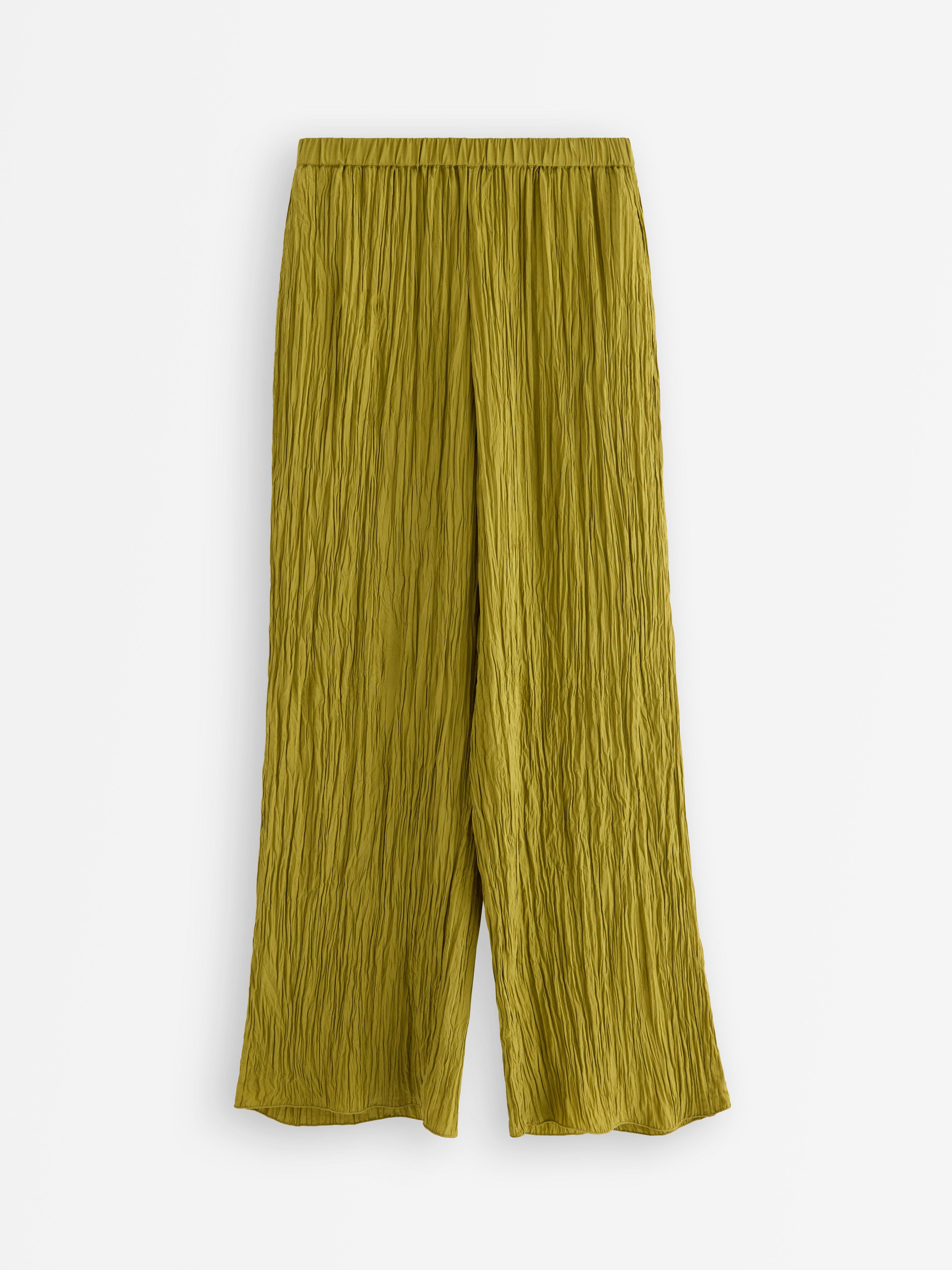 Pantalones arrugados verde polvoriento