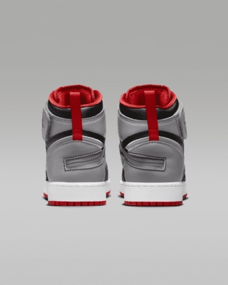 Air Jordan 1 Hi FlyEase Older Kids' Shoes