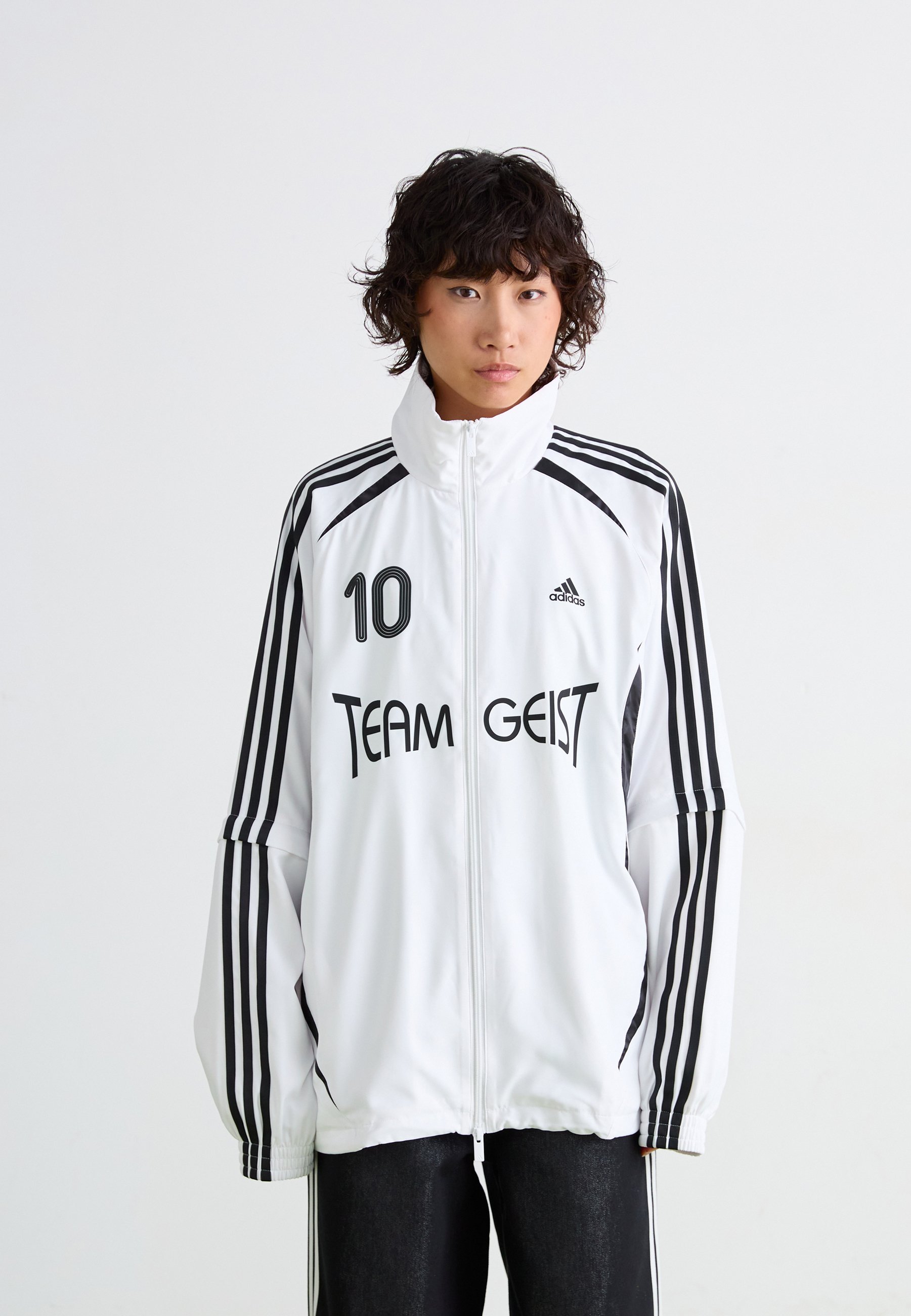 adidas Originalsi kerged jakid