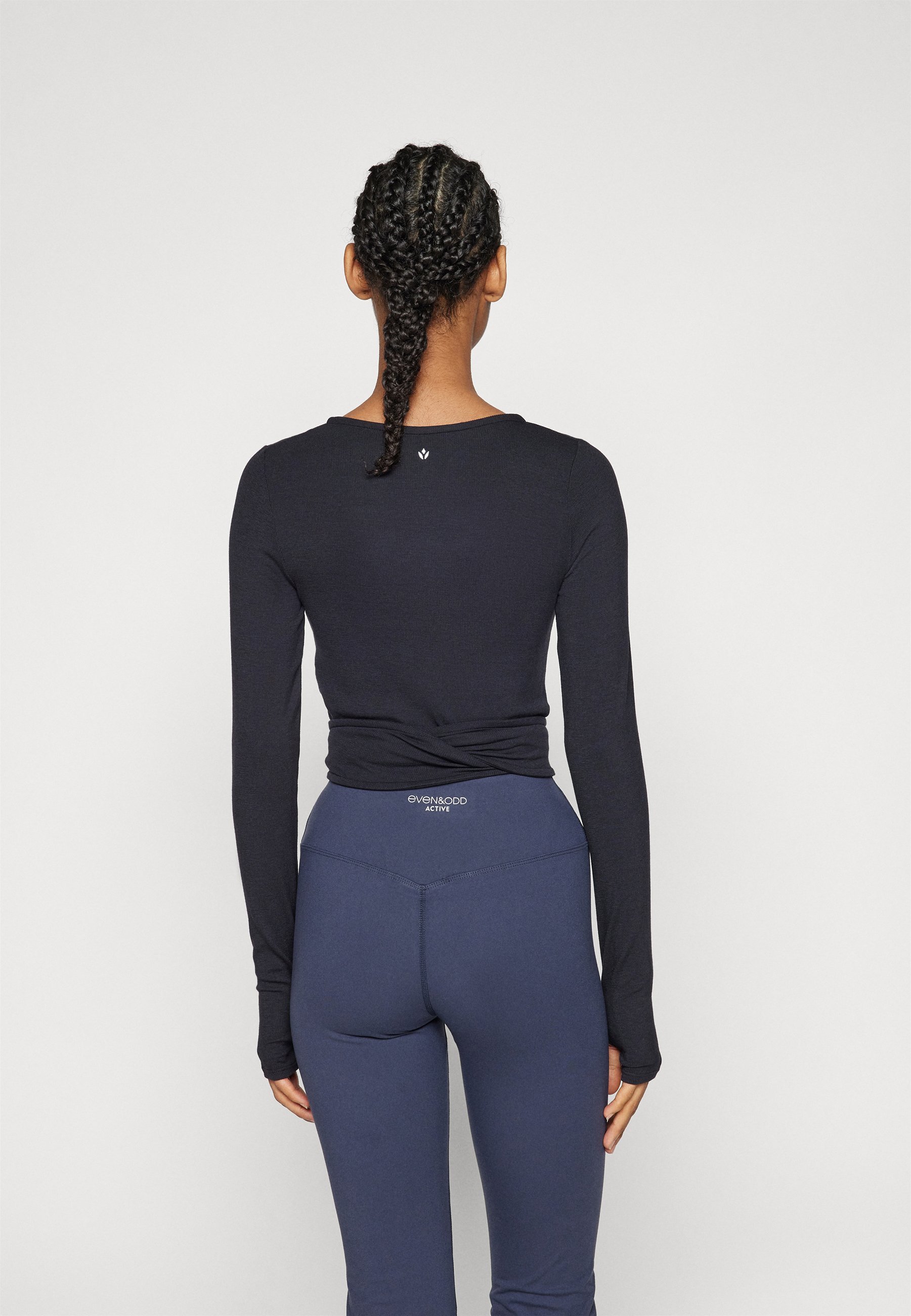 Even&Odd active LONG SLEEVE YOGA WRAP TOP - Maglia a maniche lunghe - nera