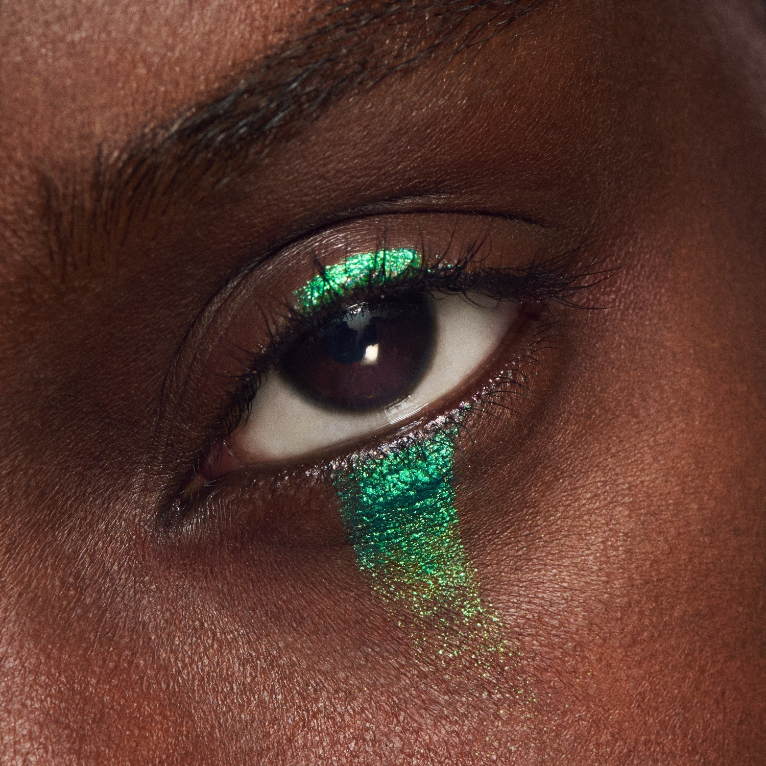Tekuté očné tiene MAC Dazzleshadow - 4,4 ml
