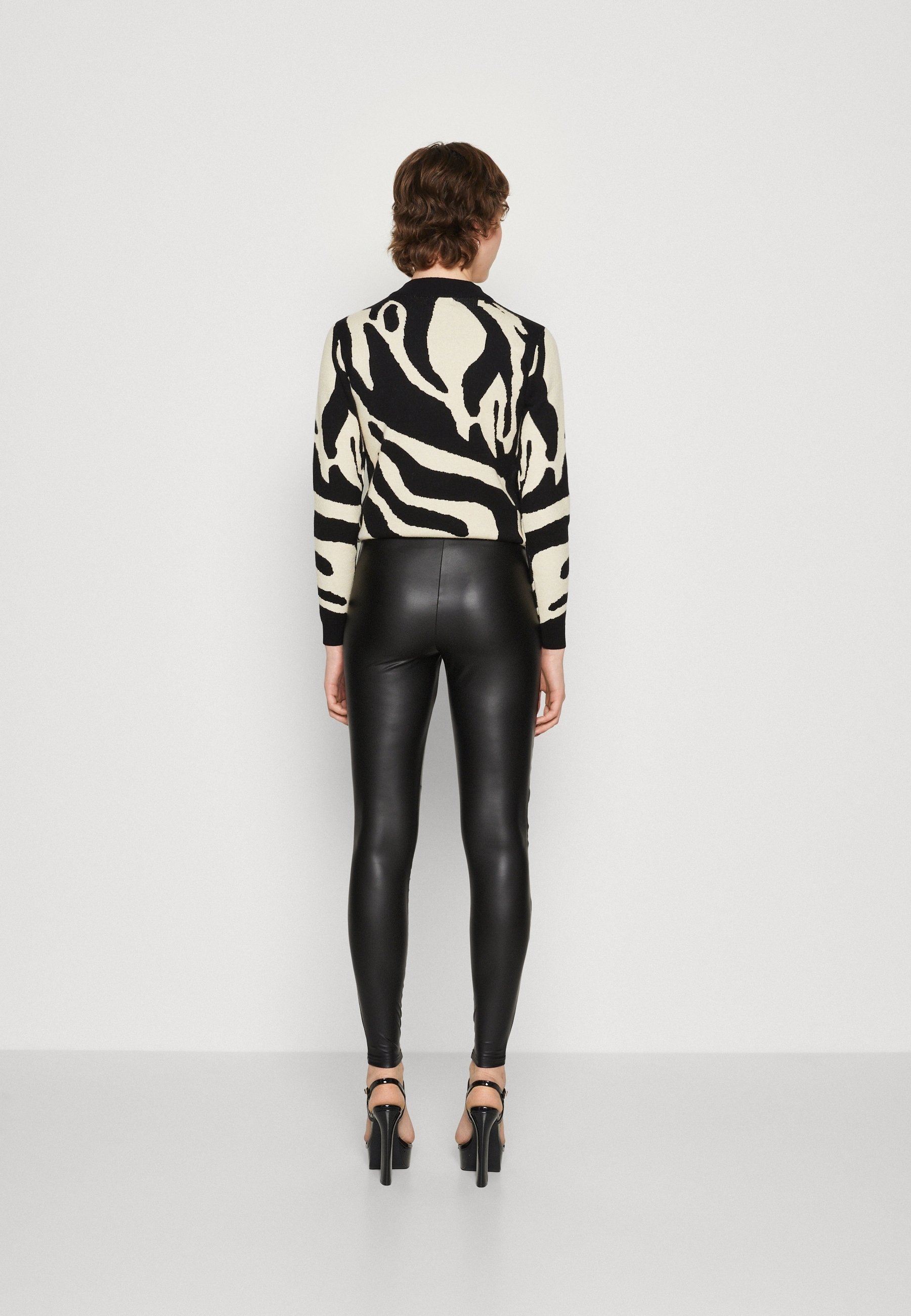 SOLO Leggings - Pantaloni - neri