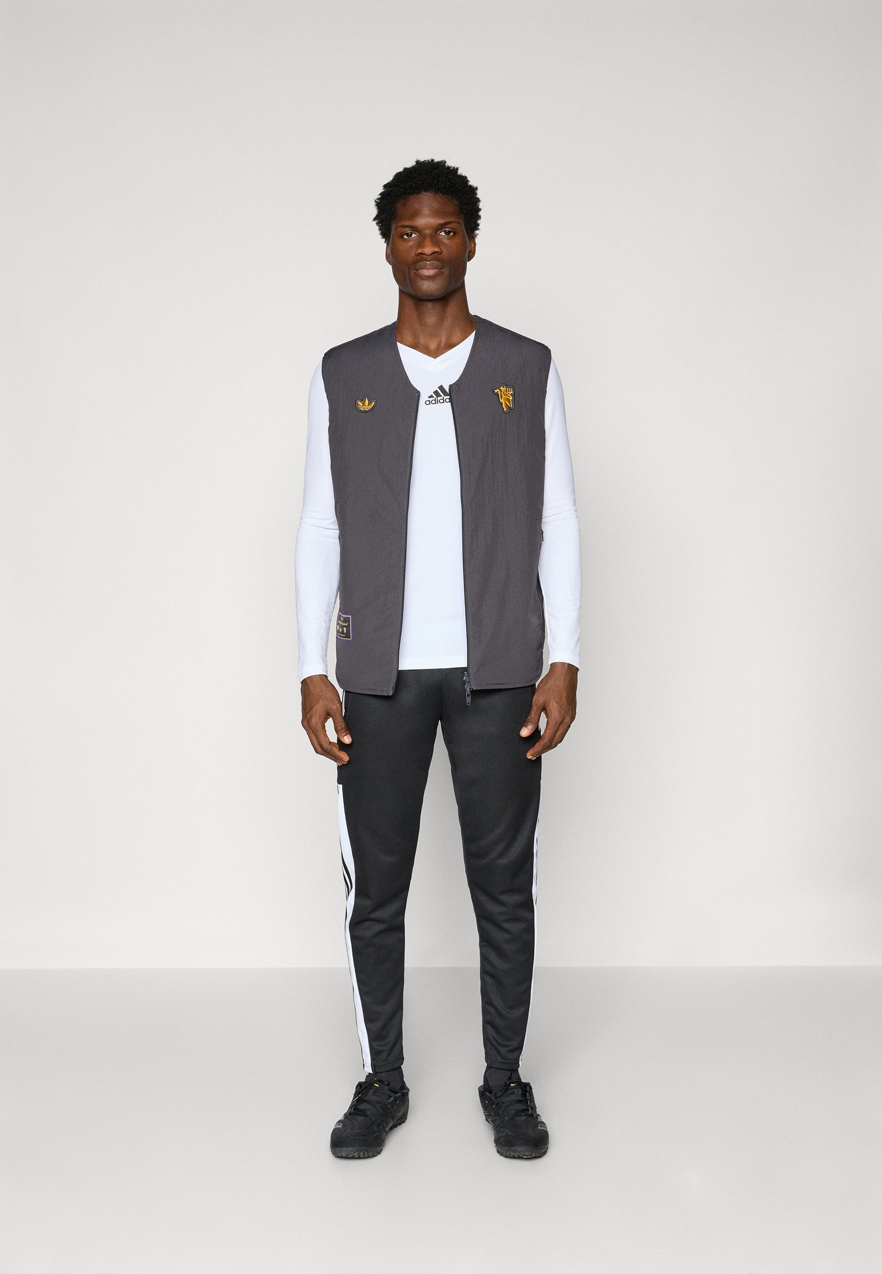 adidas Originals MANCHESTER UNITED ICON VEST - Vest - utility zwart/semi night flash