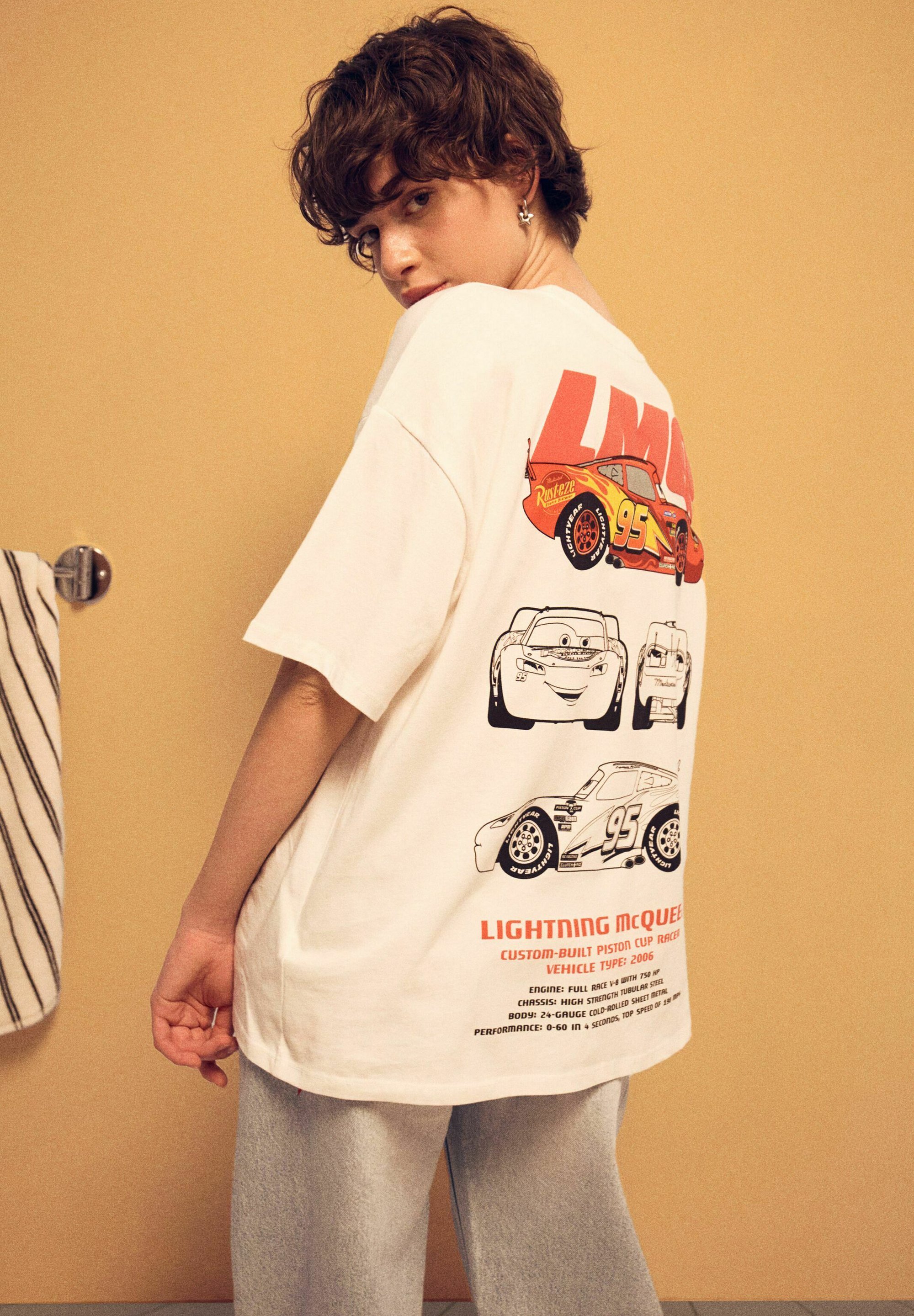 Bershka T-shirt a maniche corte con stampa di auto - bianca