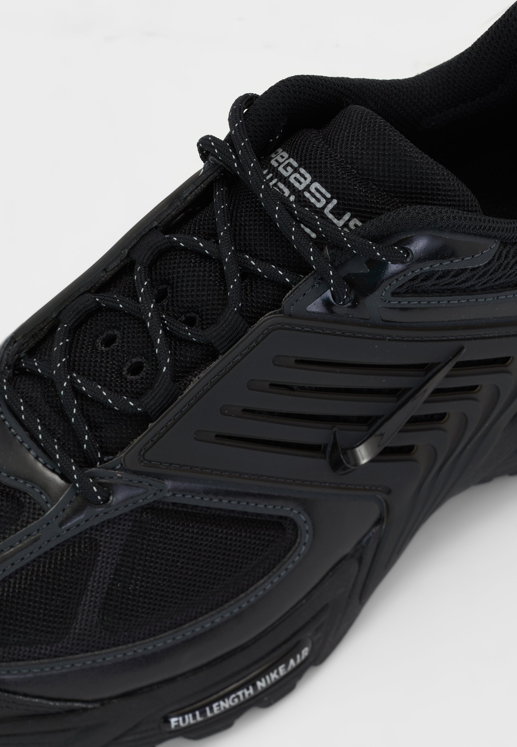 Nike Sportswear alacsony szárú edzőcipők