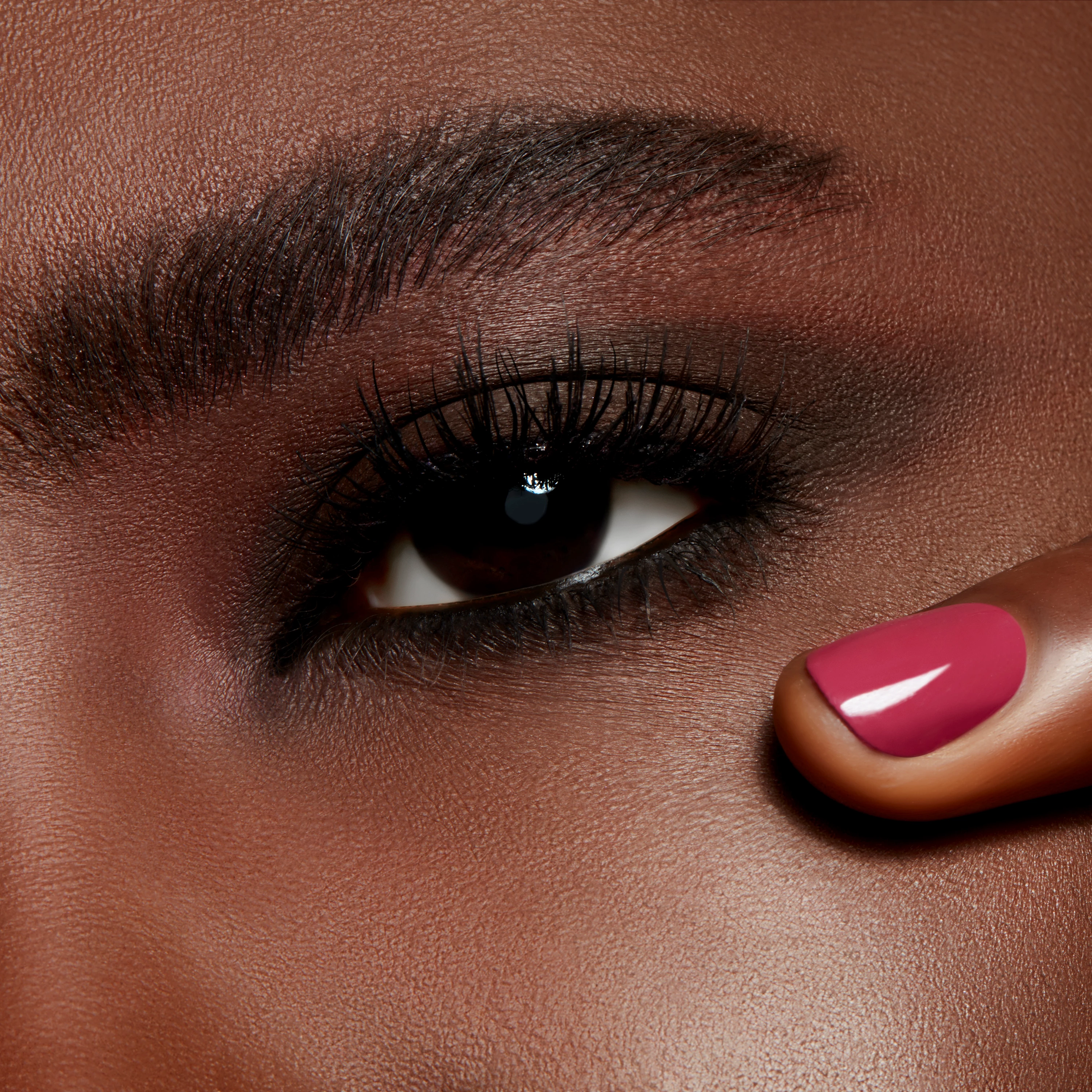 Sjenilo za oči Powder Kiss daje glamur - MAC