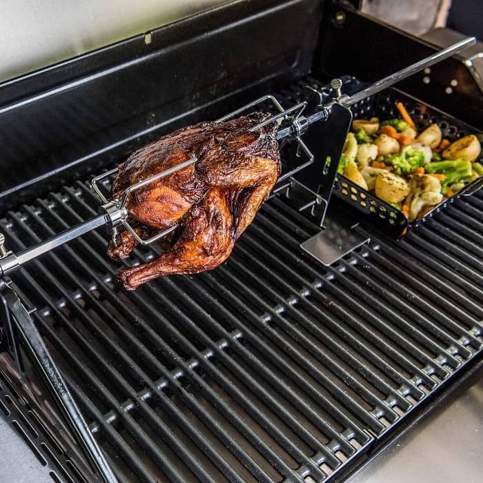 Barbecue accessory - Char-Broil - Universal rotisserie with motor - Gas