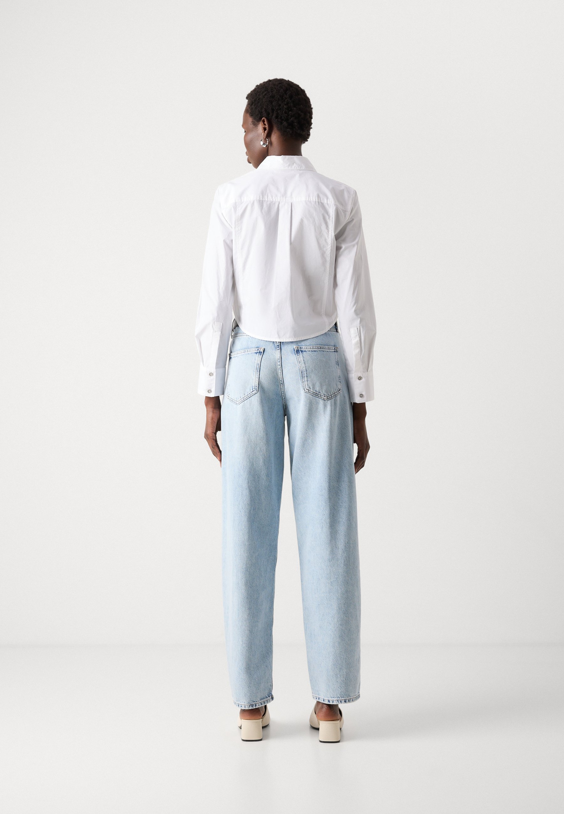 DKNY CROPPED COVERED PLACKET BUTTON FRONT SHIRT STUD EMBELLISHMENT - Halenka s knoflíky - white