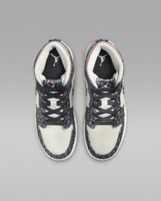 Air Jordan 1 Mid SE Older Kids' Shoes