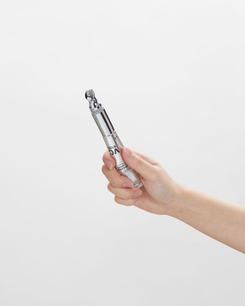 VT Cosmetics REEDLE SHOT VITA-LIGHT