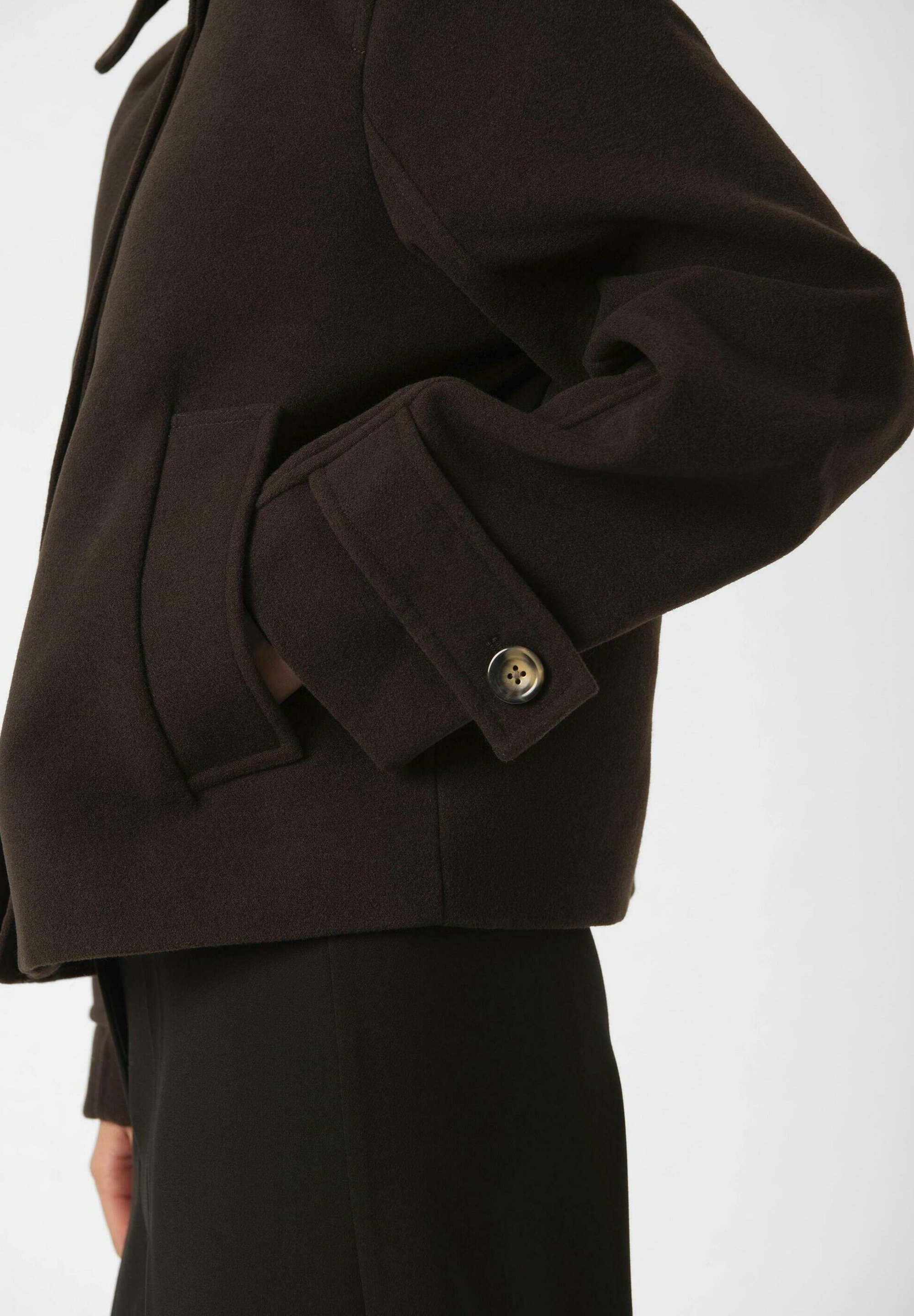 Giacca estiva di lusso imbevuta - torta al cioccolato