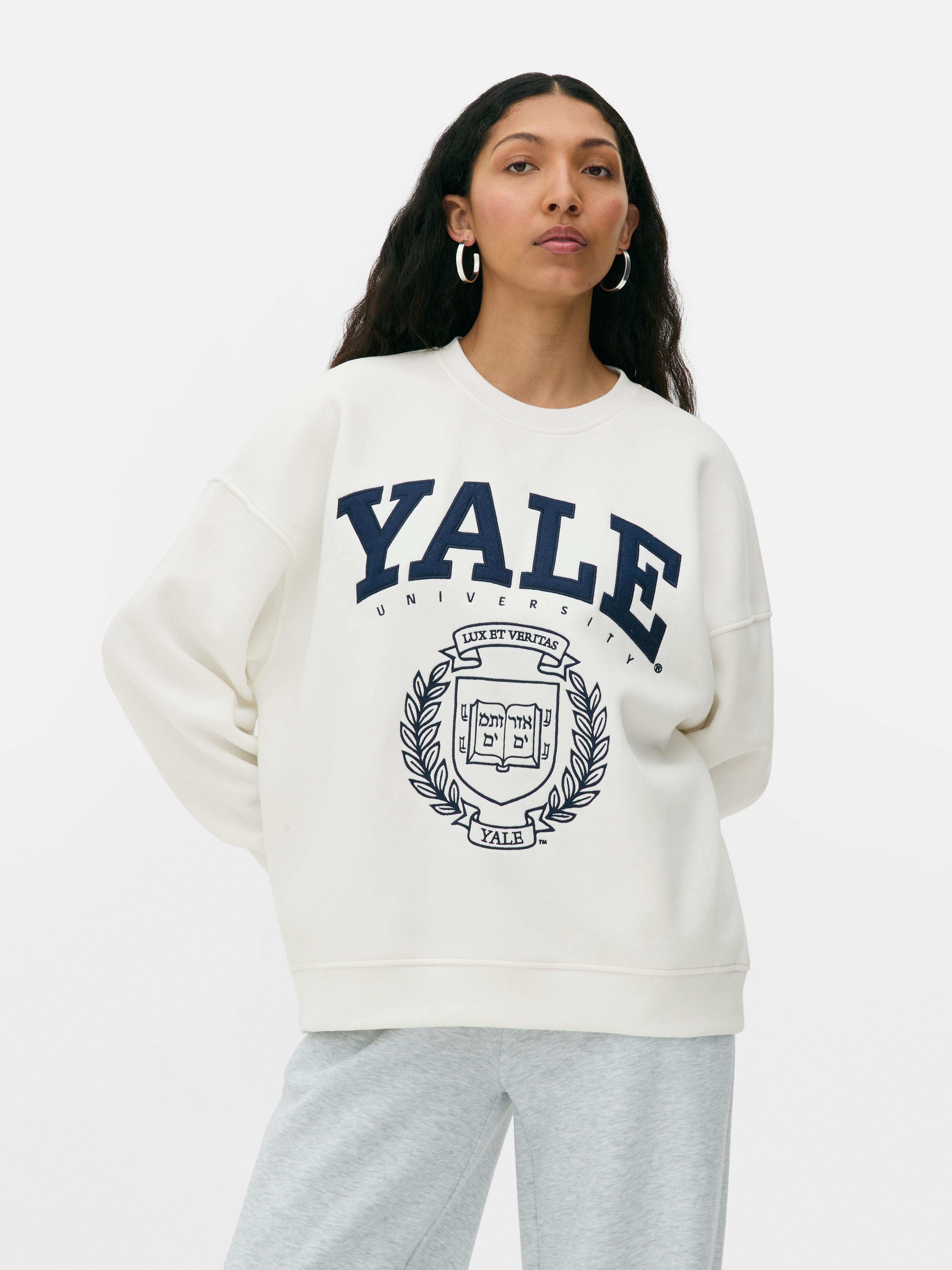 Hanorac Yale supradimensionat Un hanorac Yale lejer cu guler rotund și mâneci lungi