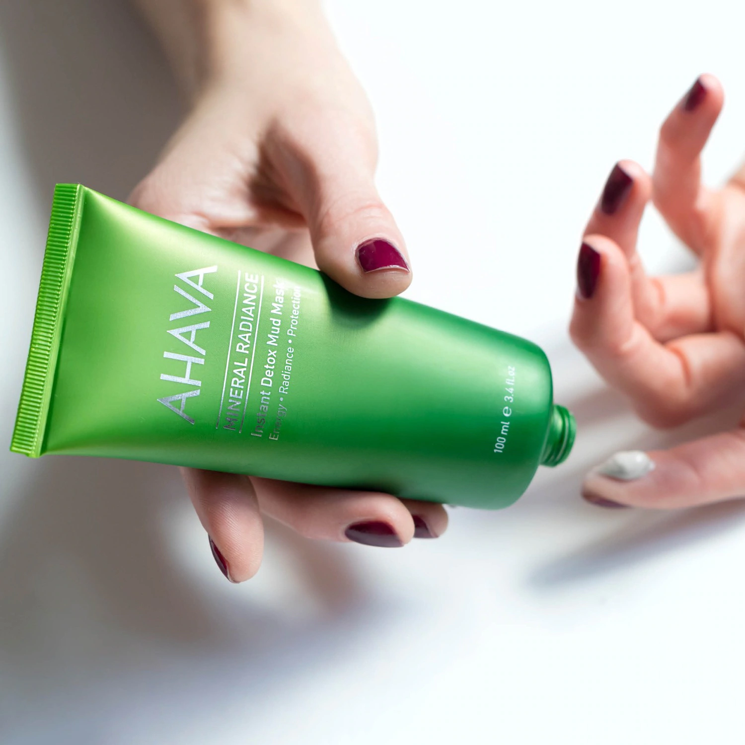 AHAVA Mineral Radiance Detox Mud Mask