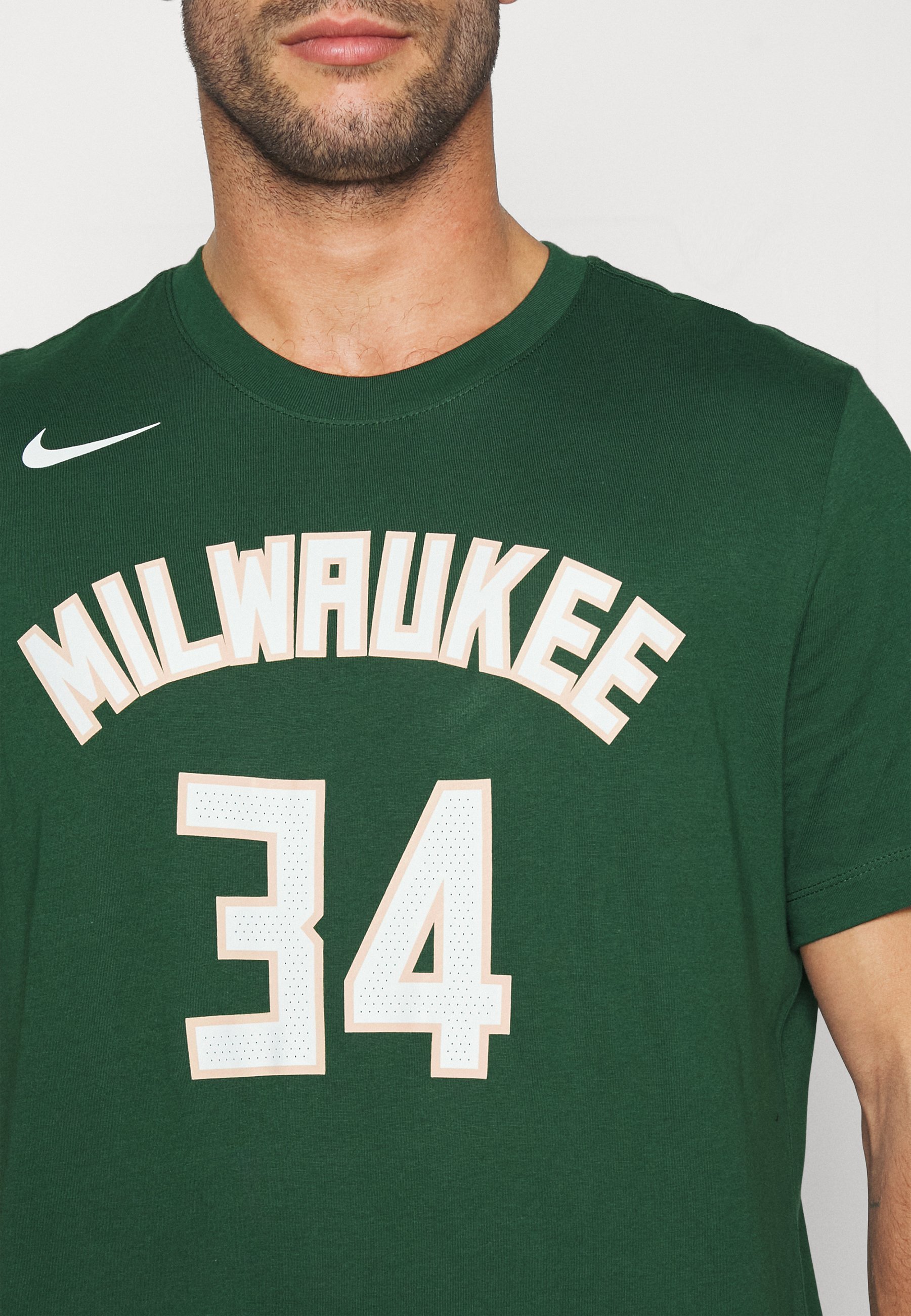 Nike Performance NBA GIANNIS ANTETOKOUNMPO MILWAUKEE BUCKS NAME AND NUMBER TEE - Tričko s potiskem - fir/antetokounmpo