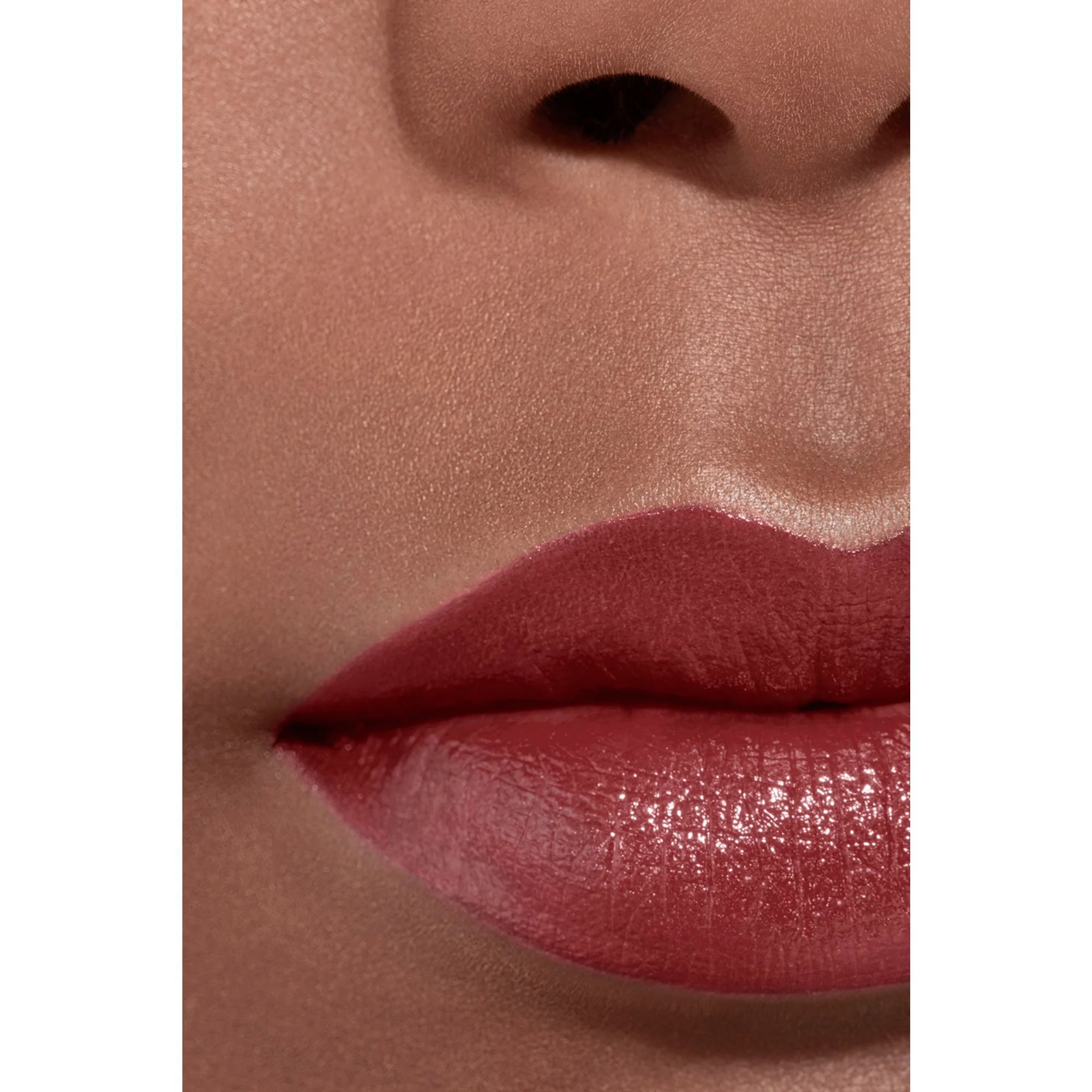 ROUGE ALLURE L'EXTRAIT - RICARICA - IL ROSSETTO AD ALTA INTENSITÀ ESTRATTO DI LUCE E TRATTAMENTO