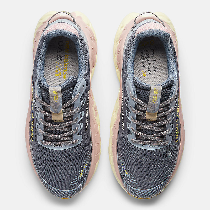 Fresh Foam X More Trail v3 für Damen – Arktisgrau mit Orb Pink und Teebaum