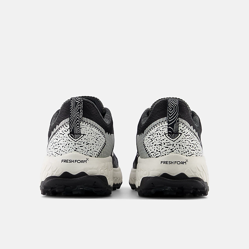 Tênis feminino Fresh Foam X Hierro v7 - Preto com Sal Marinho