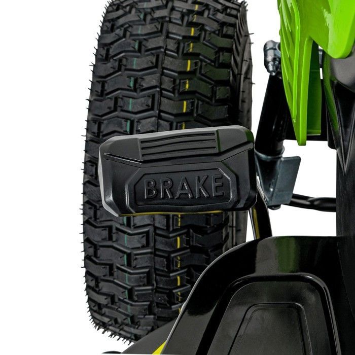 Tractor cortacésped autopropulsado VITO de 10,5 CV a gasolina con transmisión hidrostática, ancho de corte de 86 cm y recolector de césped de 245 L.