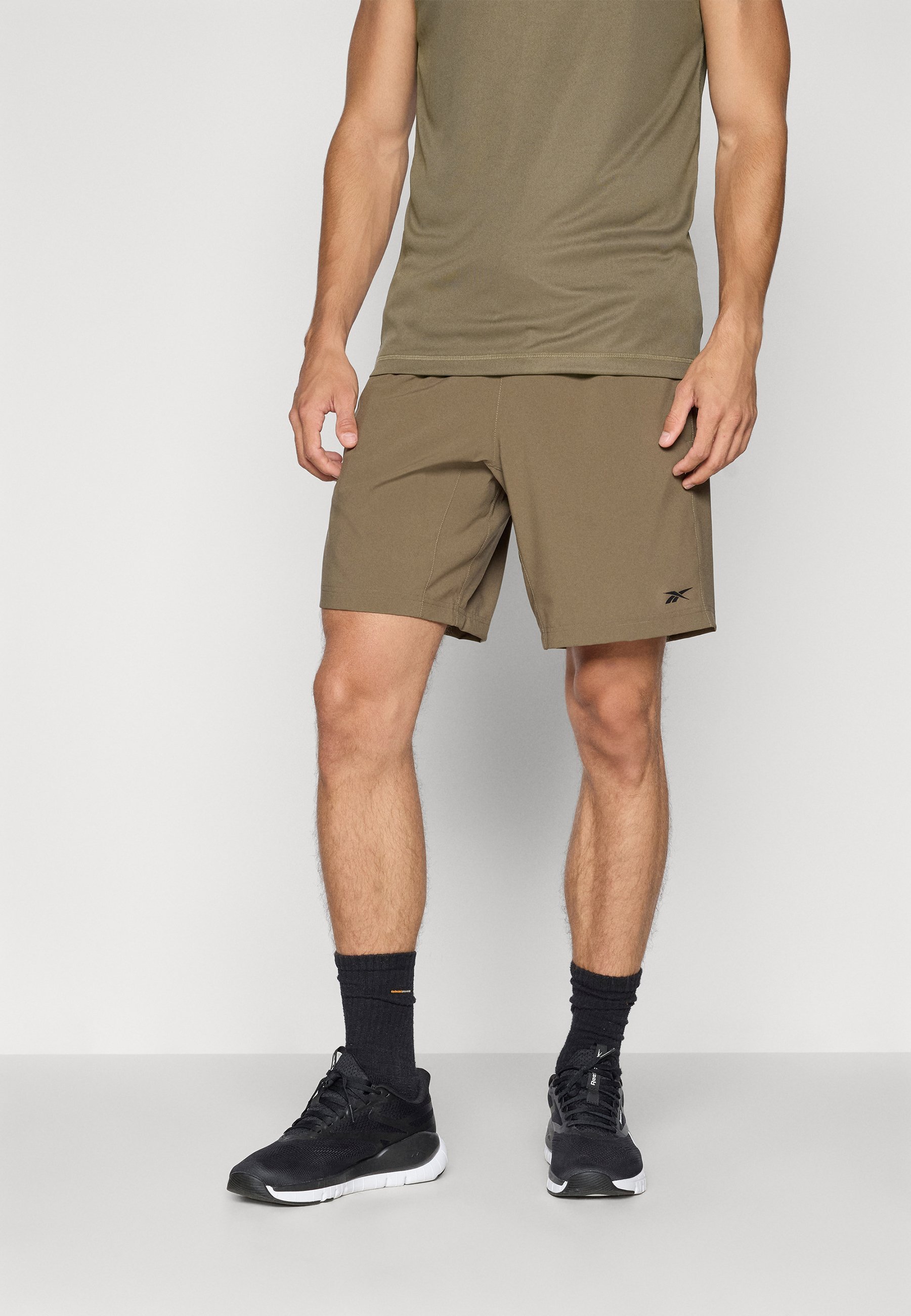 Reebok TRAIN SHORTS - Sportshorts - legergroen