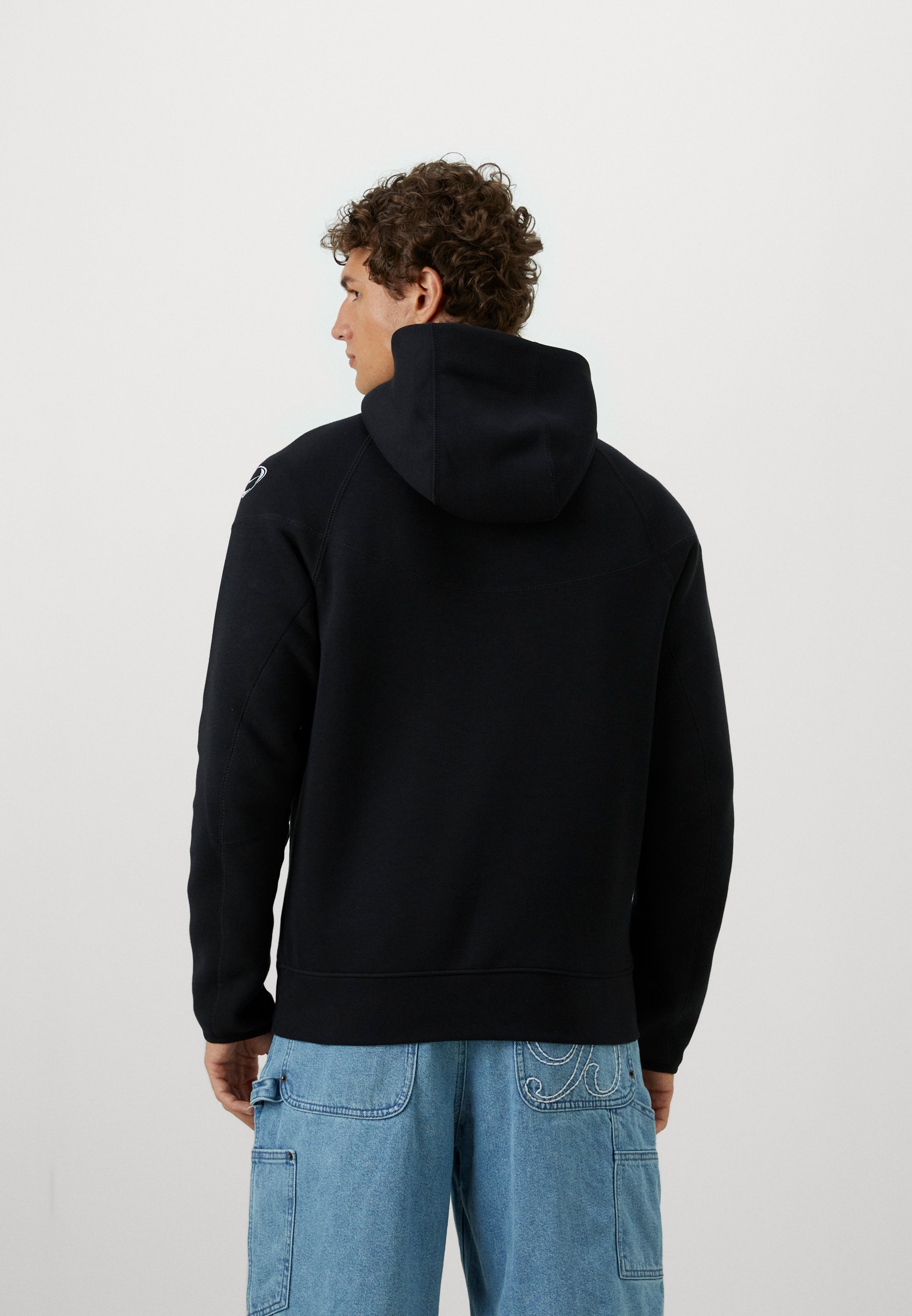 Nike Performance CHELSEA FC TECH WINDRUNNER – Vereinsbekleidung – Schwarz/Silber