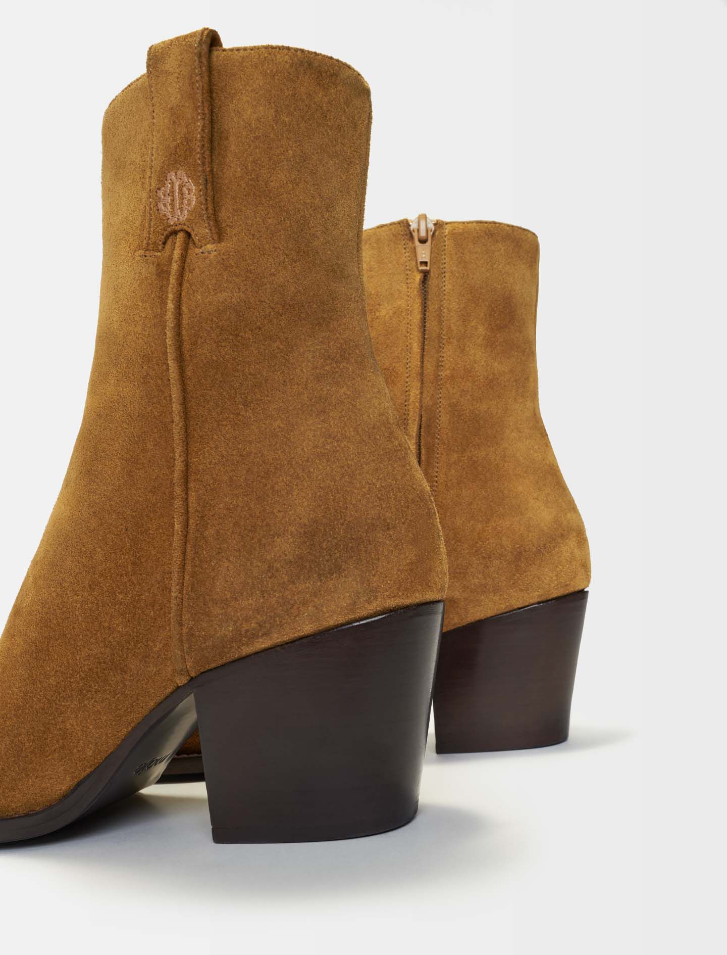 Ghete din piele întoarsă camel-camel