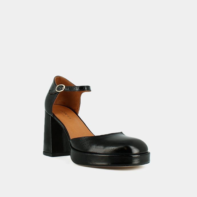 Babies à talons et bouts carrés  en cuir brillant noir