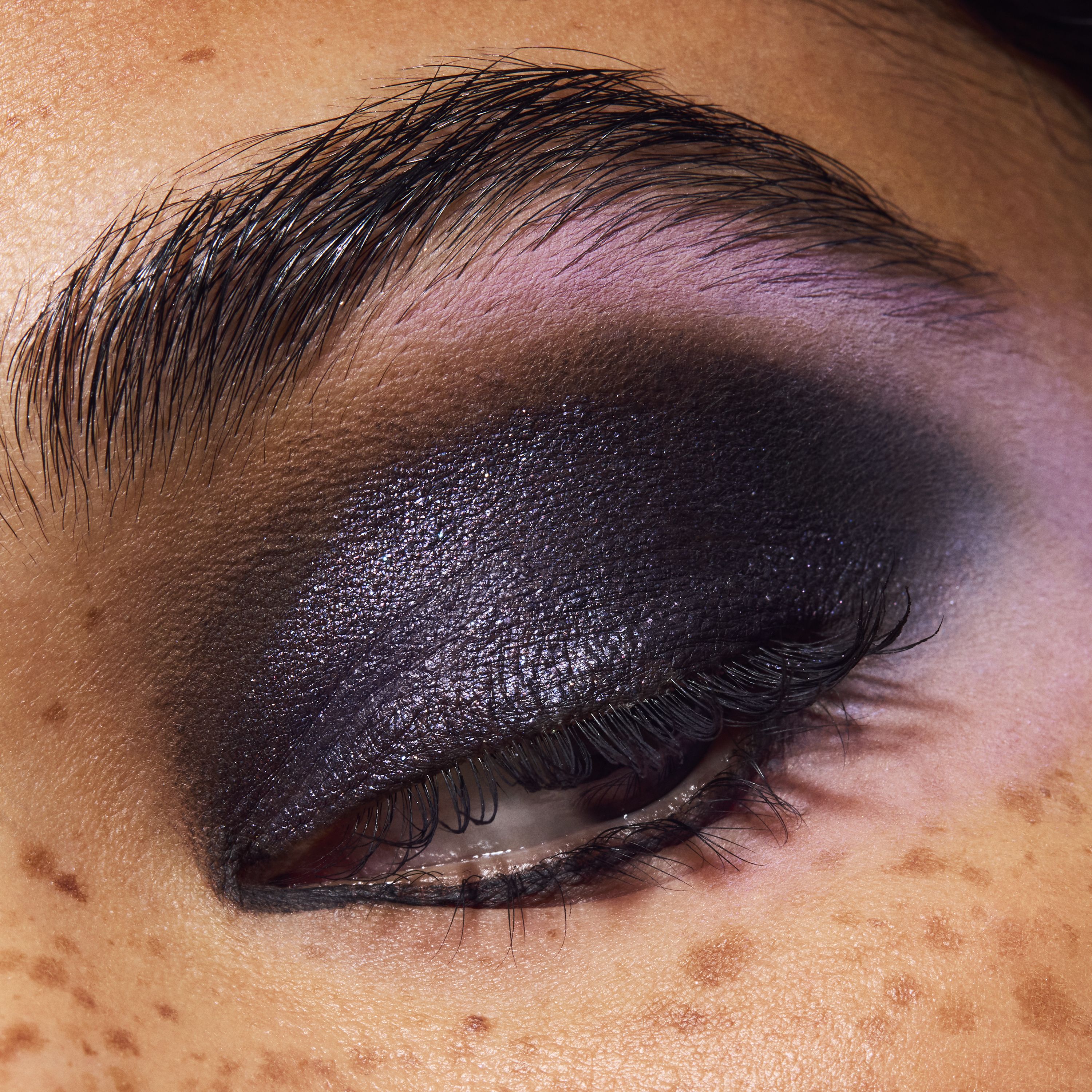 Dazzleshadow сенка за очи у стик стилу Луксузне сенке за очи