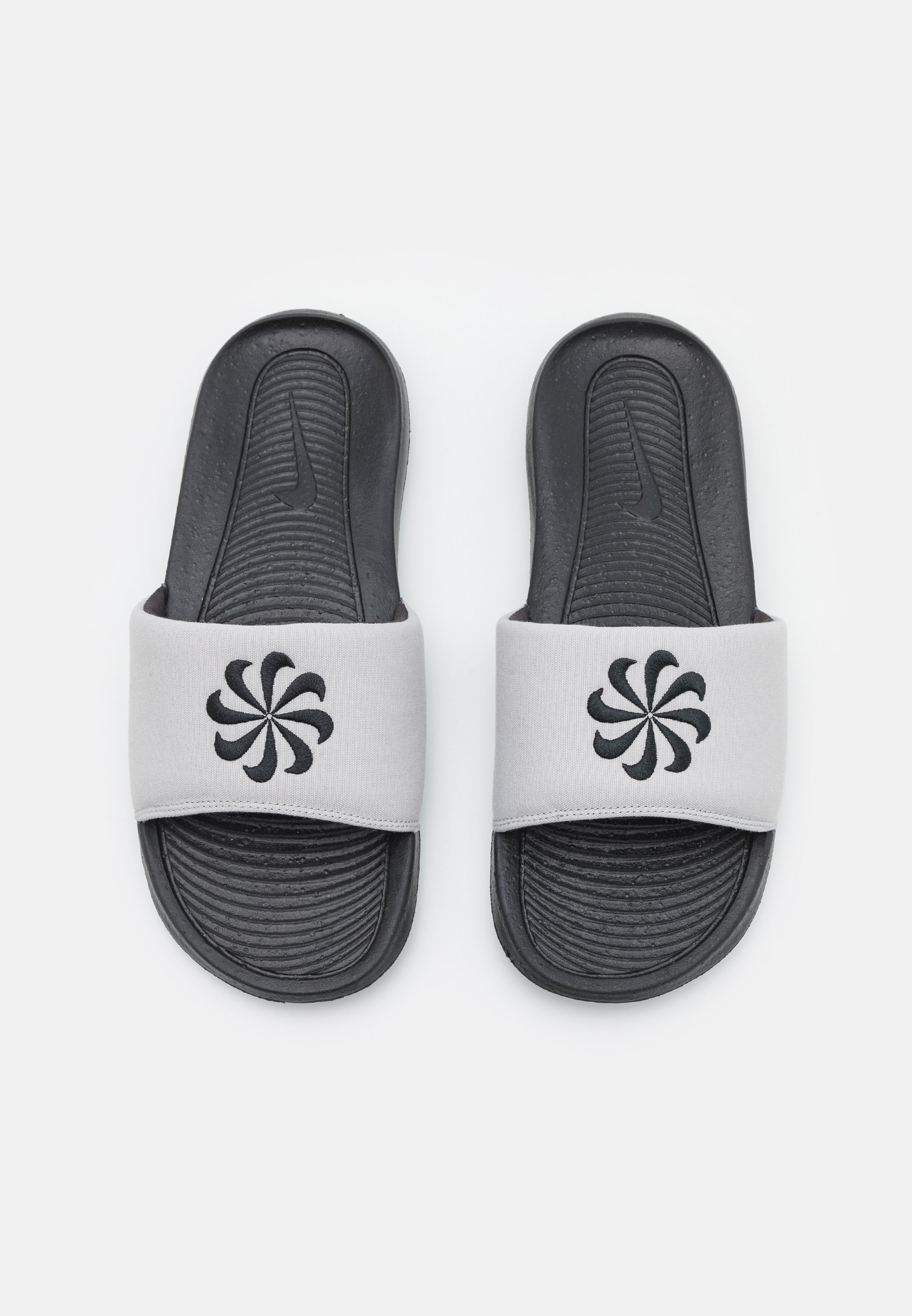 Nazouváky Nike Sportswear