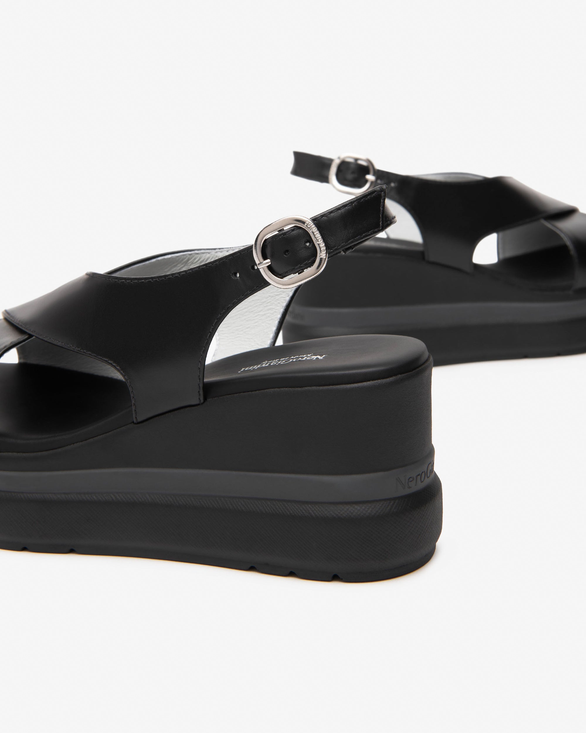  Damen-Ledersandalen