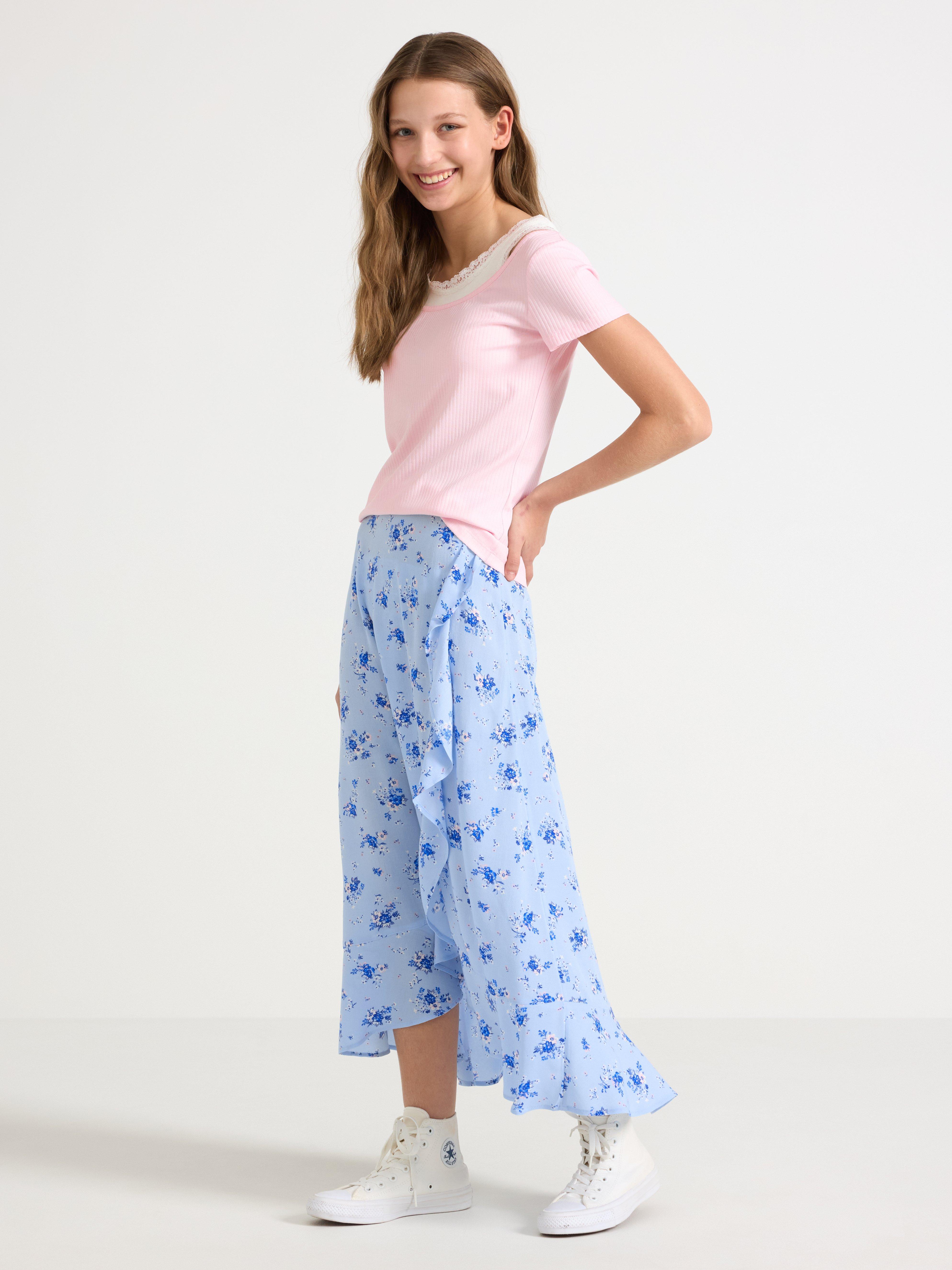 Falda con volantes azul claro