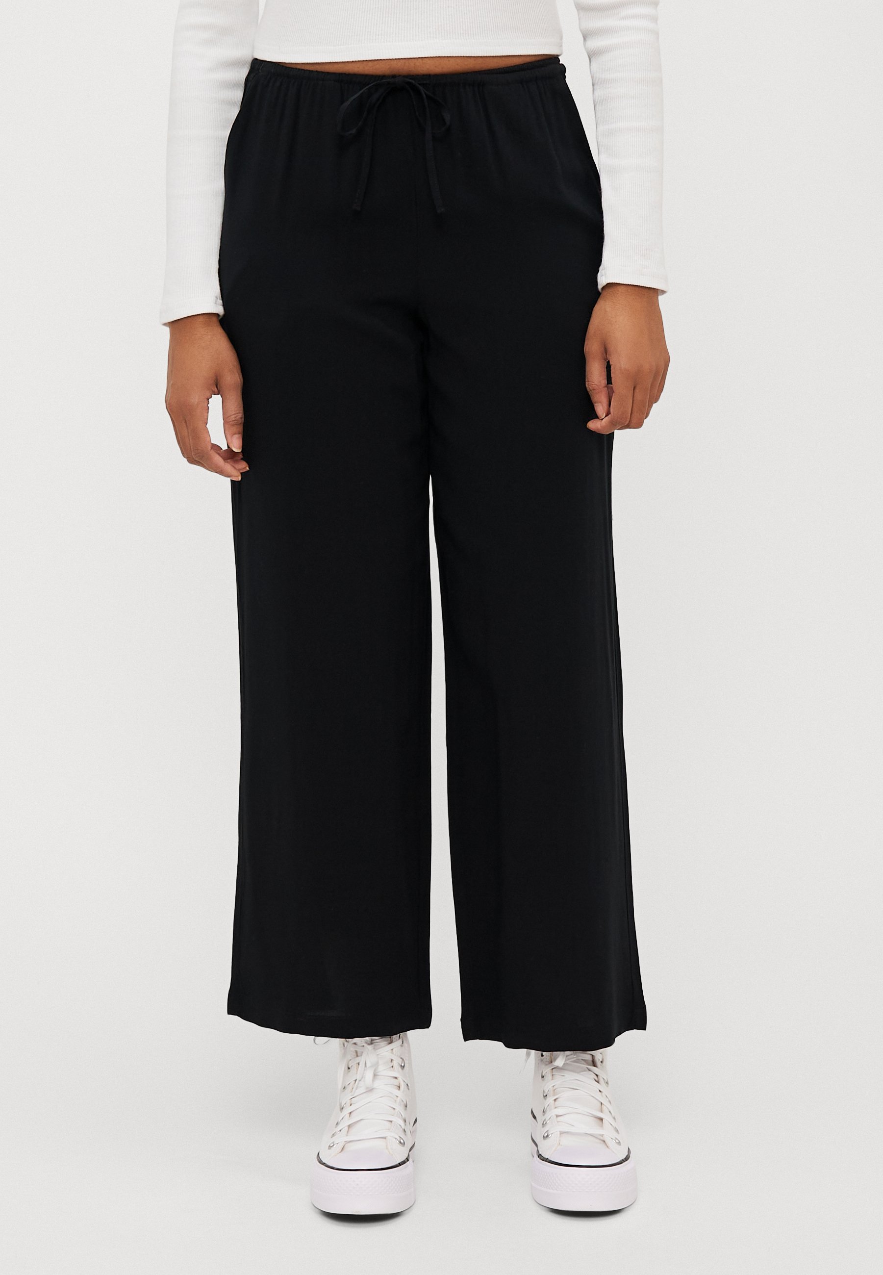 Vero Moda Petite VMEASY WIDE - Pantalon - noir