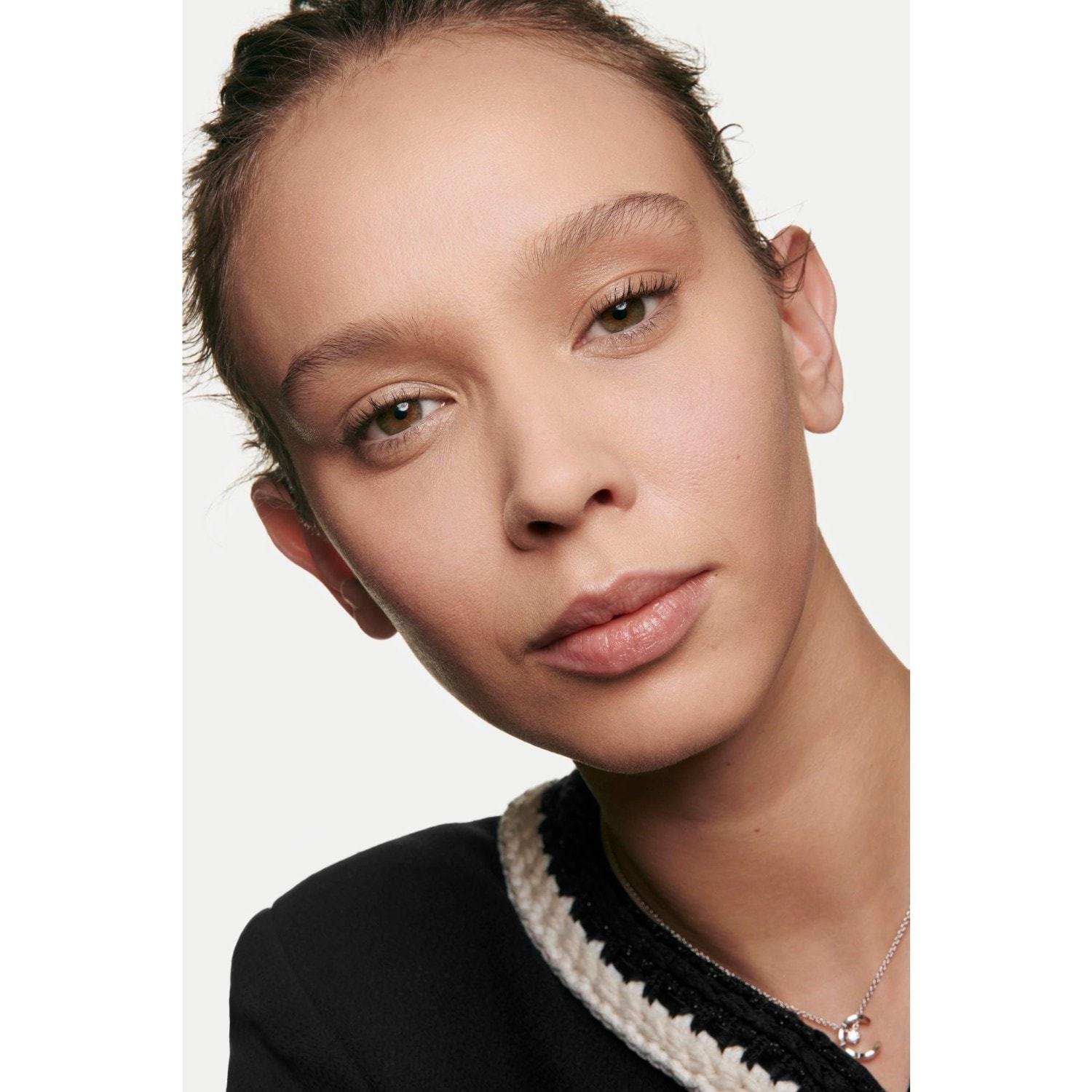 CHANEL-Les Beiges natūrali sveiko švytėjimo suteikianti pudra - 12 g