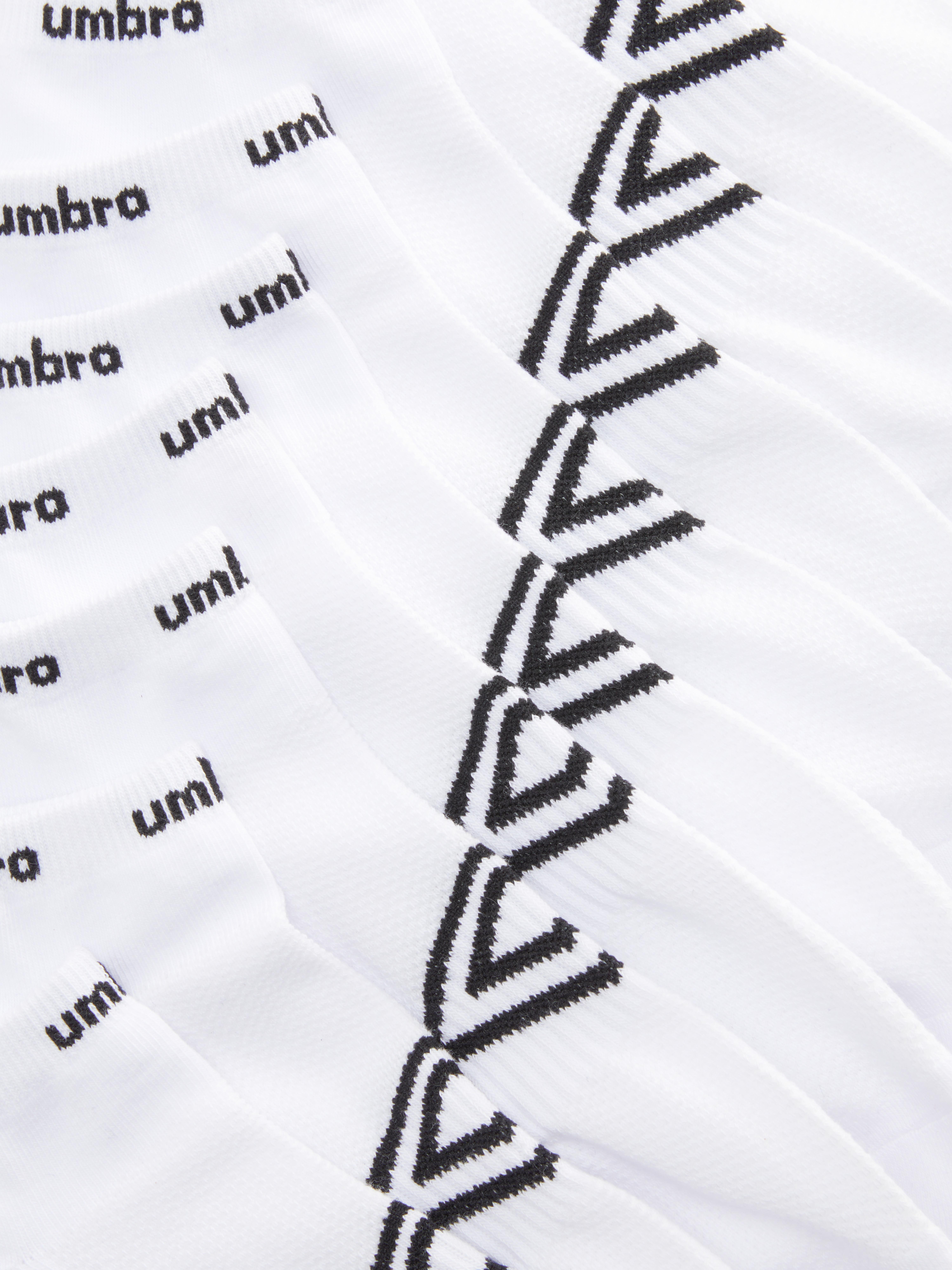 Șosete sport Umbro, 5 perechi Acest set de cinci perechi de șosete sport Umbro face ca fiecare antrenament să fie ușor.