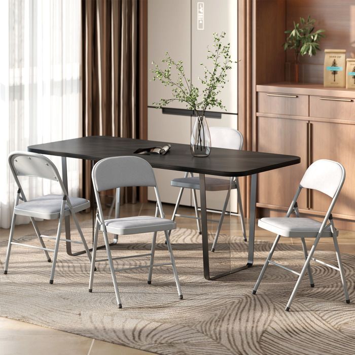Lot de 4 chaises pliantes et portables intérieur avec assises et dossiers rembourrés en velours, cadre en acier, gris clair