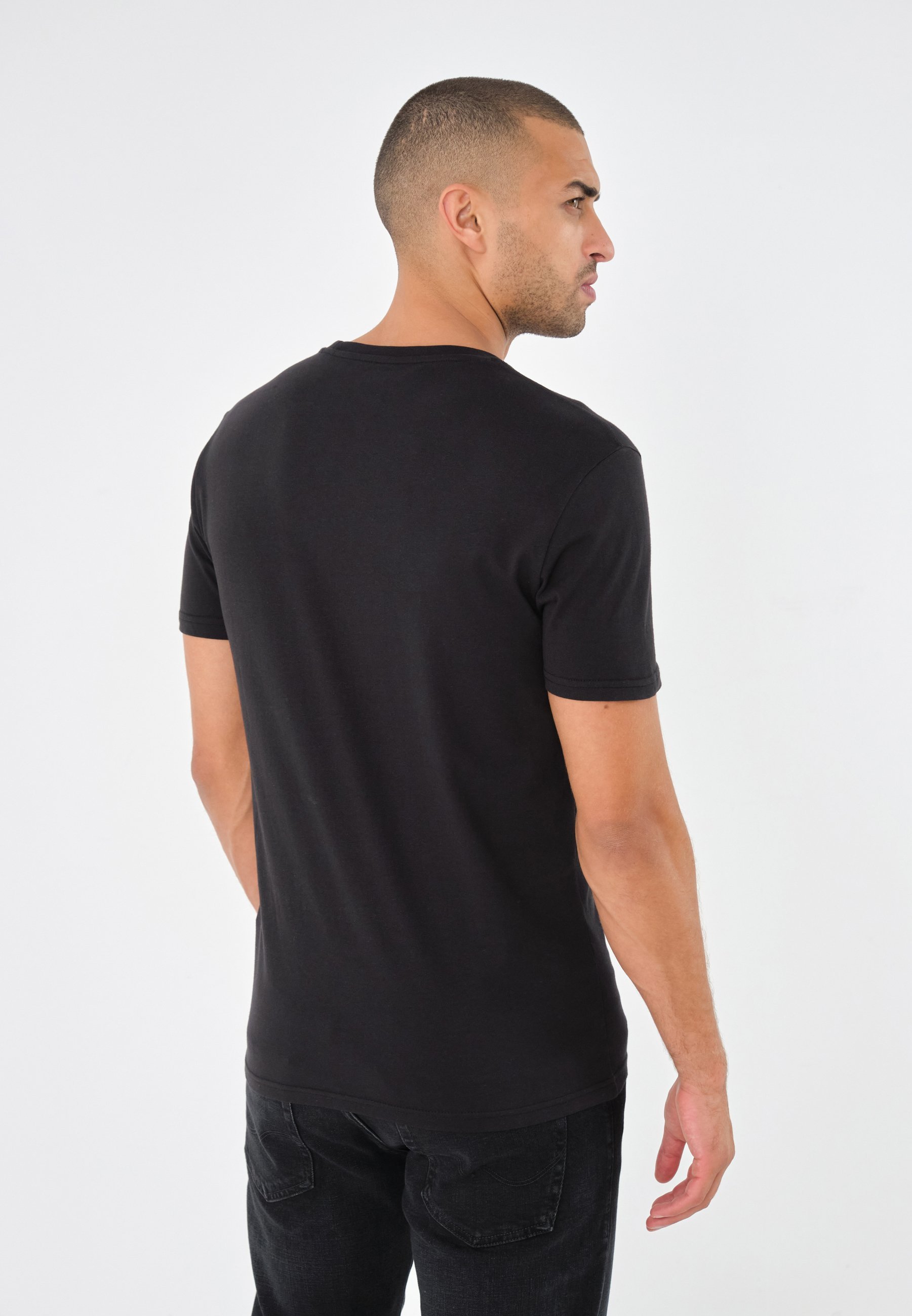 Pier One - Pacote com 5 camisetas básicas - pretas