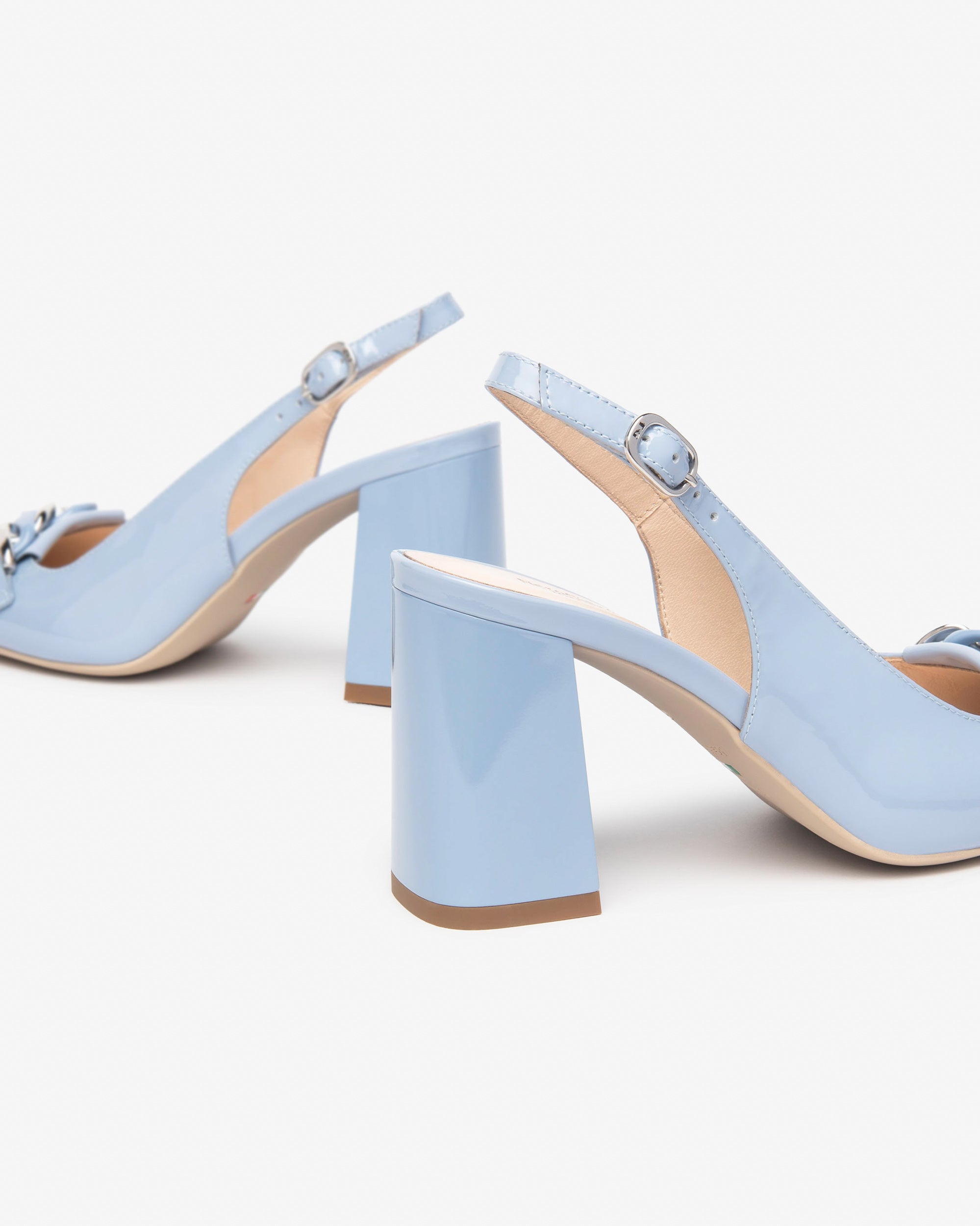  Damen-Pumps aus Lackleder