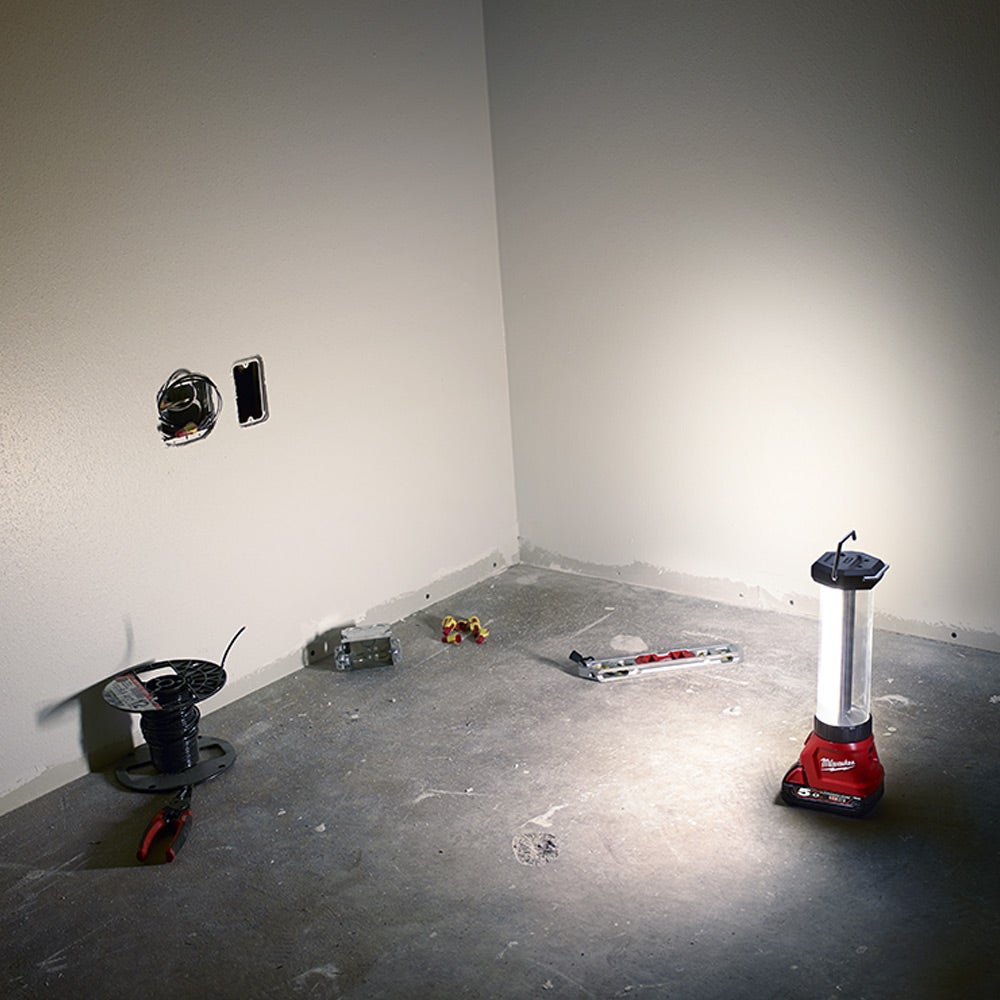 Latarka LED MILWAUKEE 18V M18LL-0