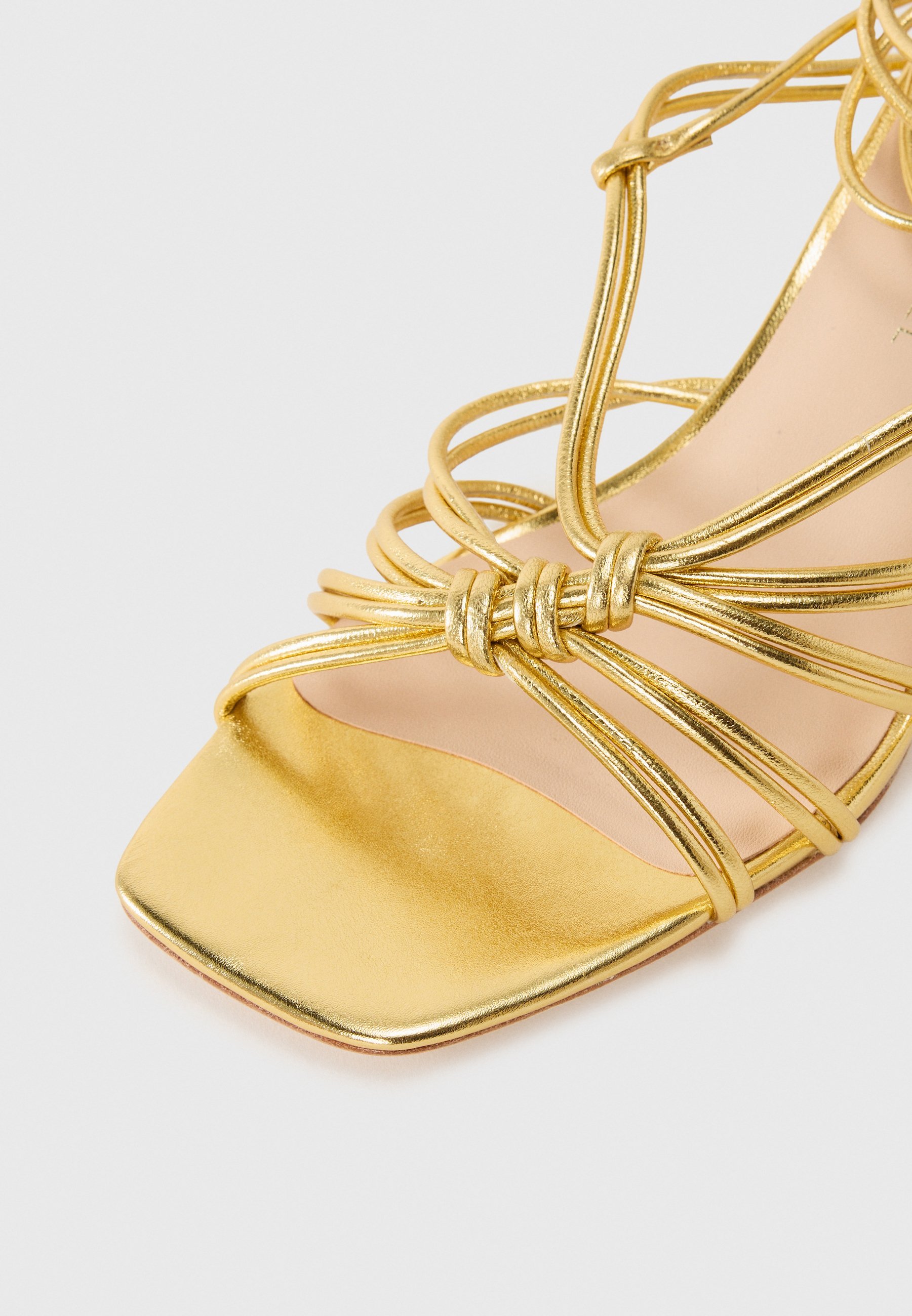 Sandálias de salto alto Loeffler Randall VIVIENNE - douradas/coloridas