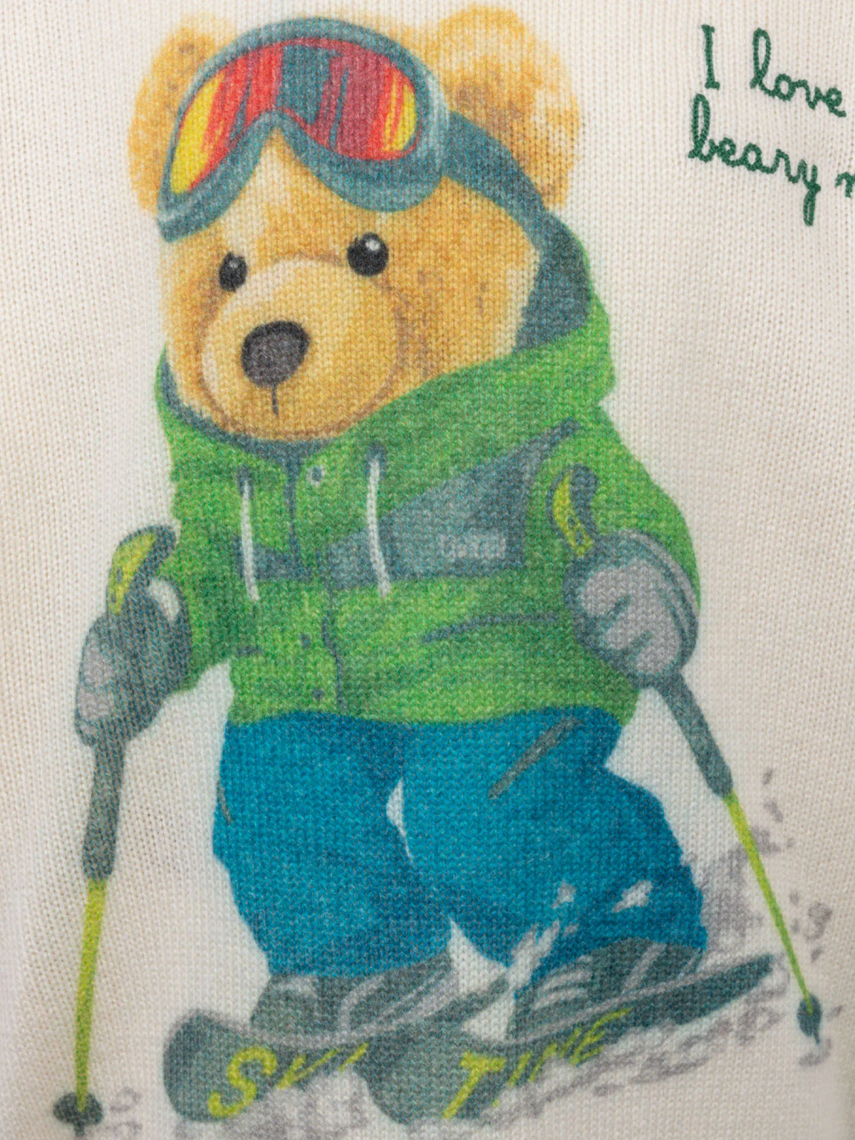 Witte Douglas jongenstrui met ronde hals en 'I Love Ski Bea'-borduurwerk.
