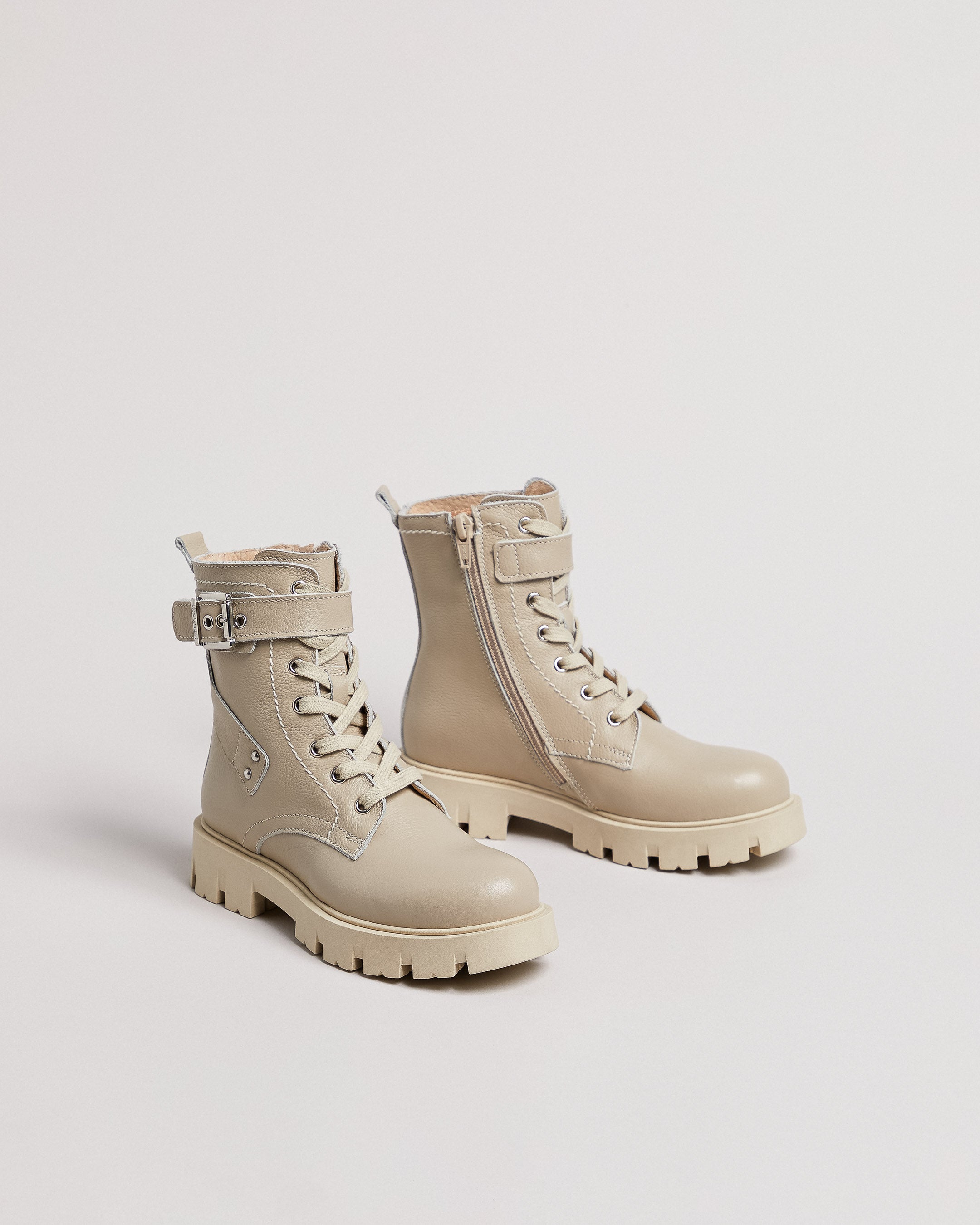  Amphibiens en cuir pour adolescentes