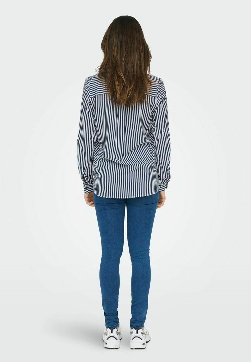 Chemise ONLY ONLYASMIN - Chemisier boutonné - Caban