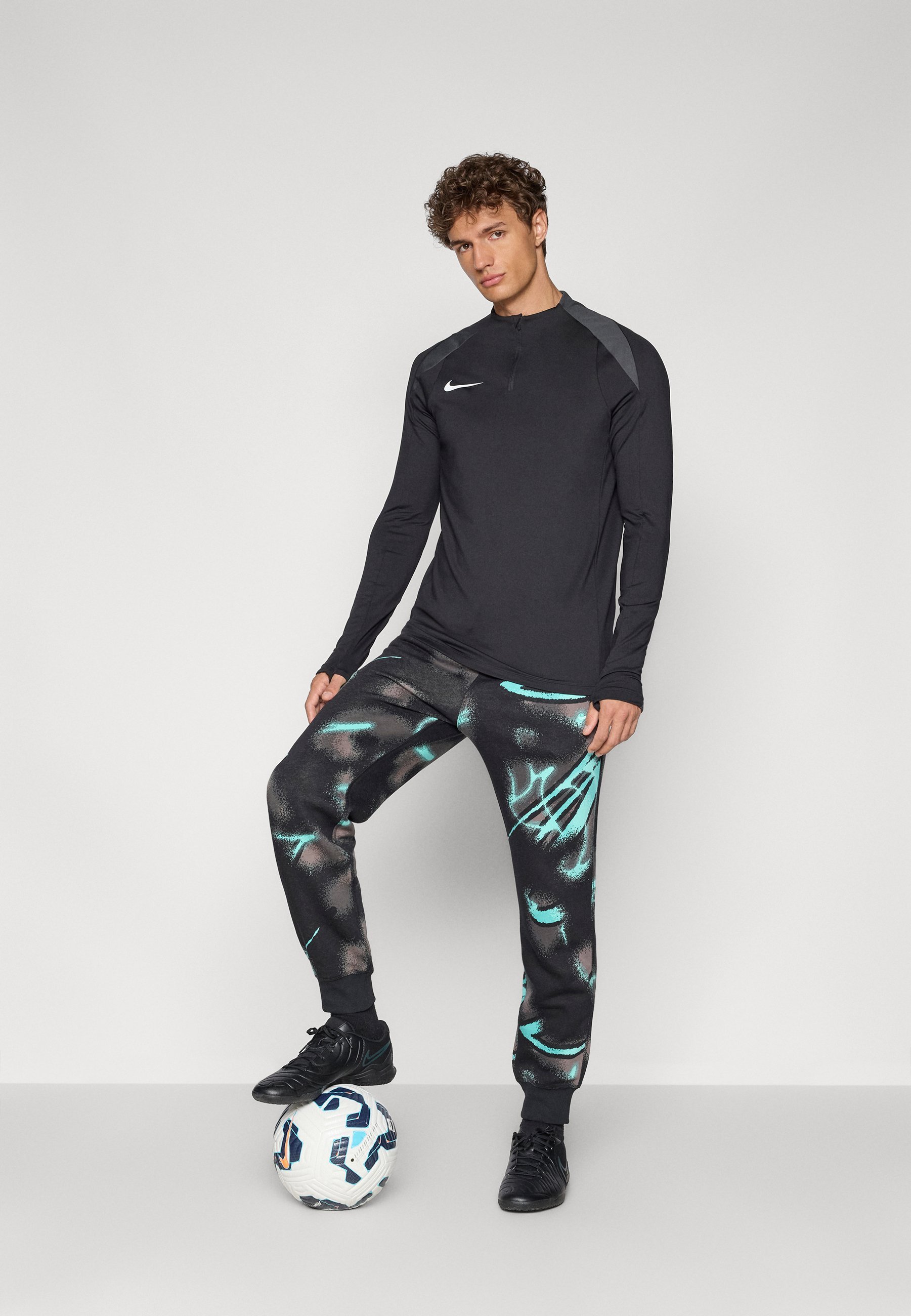 Pantaloni da jogging Nike Performance JA M CLUB BB - Turchese sbiancato