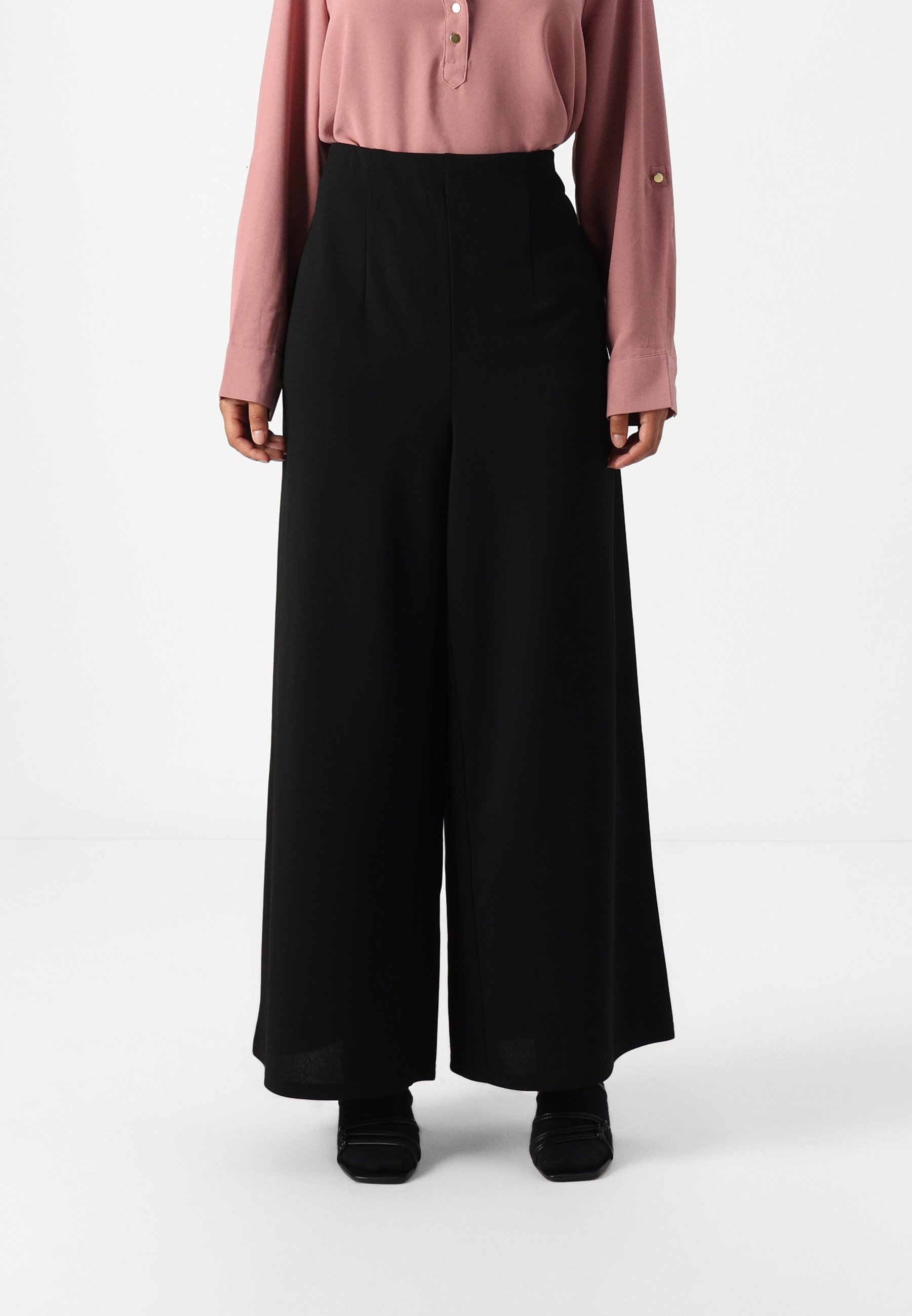 Vero Moda Petite VMLIVA SUPER WIDE PANTS - Hose - schwarz