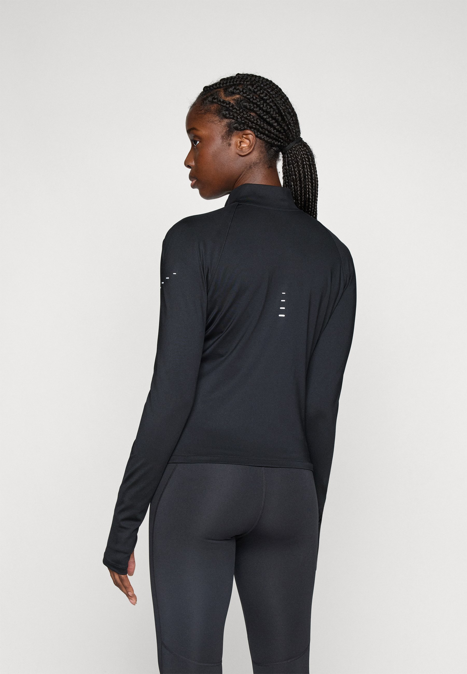 Nike Performance SWIFT - Hardloopjack - zwart/reflecterend zilverkleurig