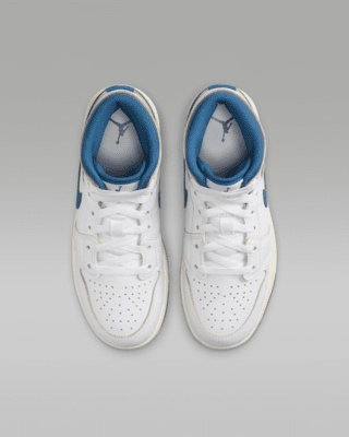 Air Jordan 1 Mid SE Older Kids' Shoes