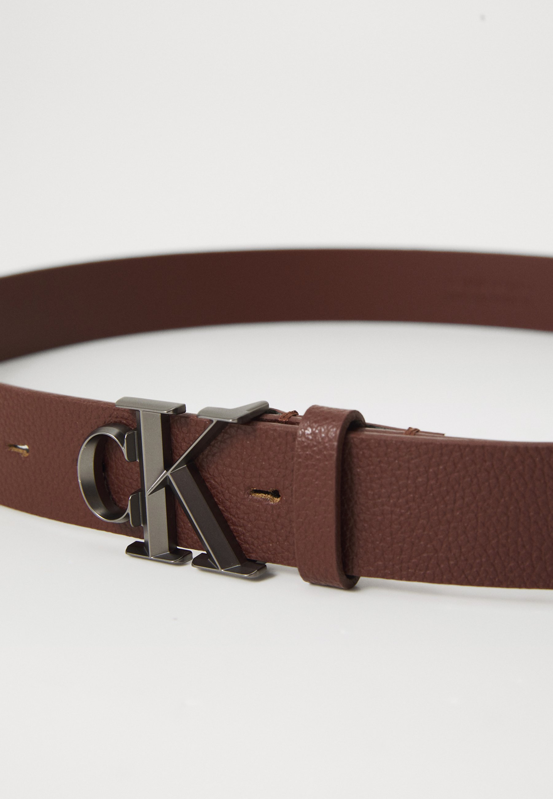 Calvin Klein HARDWARE SEIZOENSCOLLECTIE - Riem - kastanjebruin/mat metaalkleurig